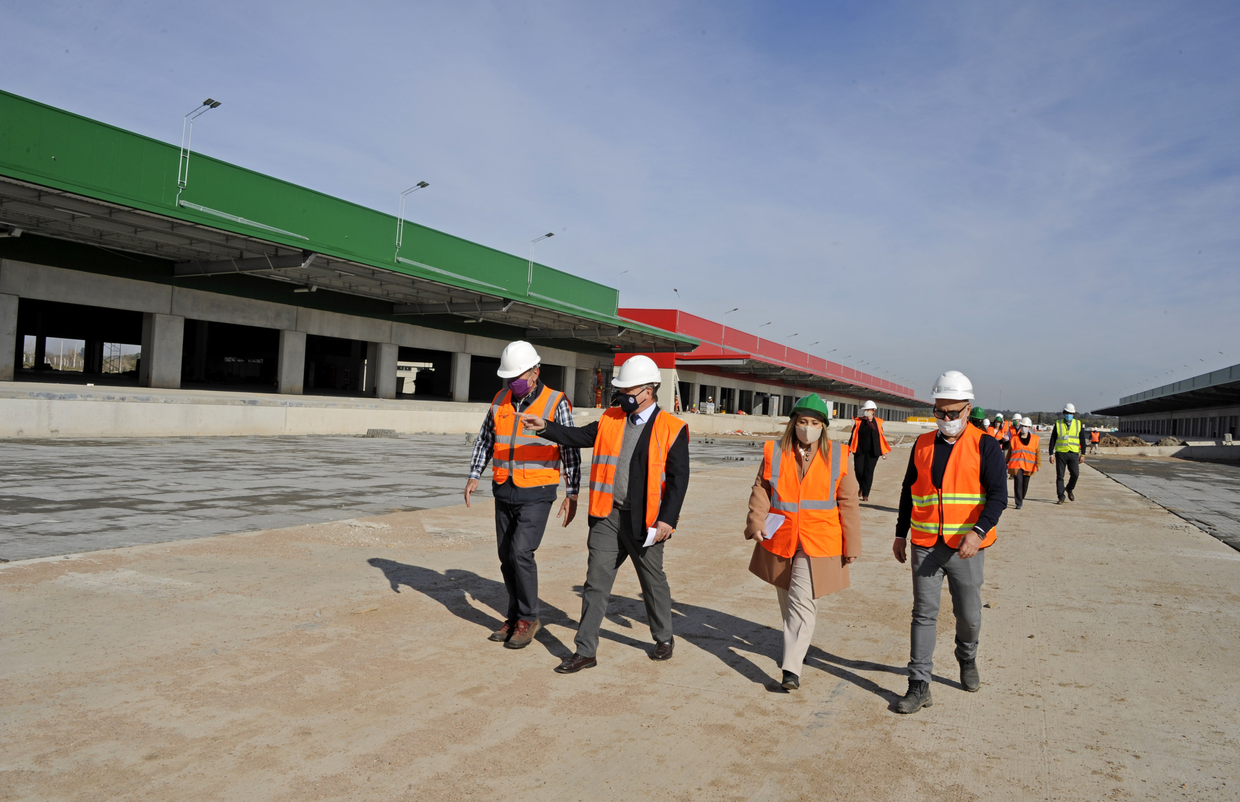 Autoridades del Ministerio de Industria recorren obras del Parque Agroalimentario