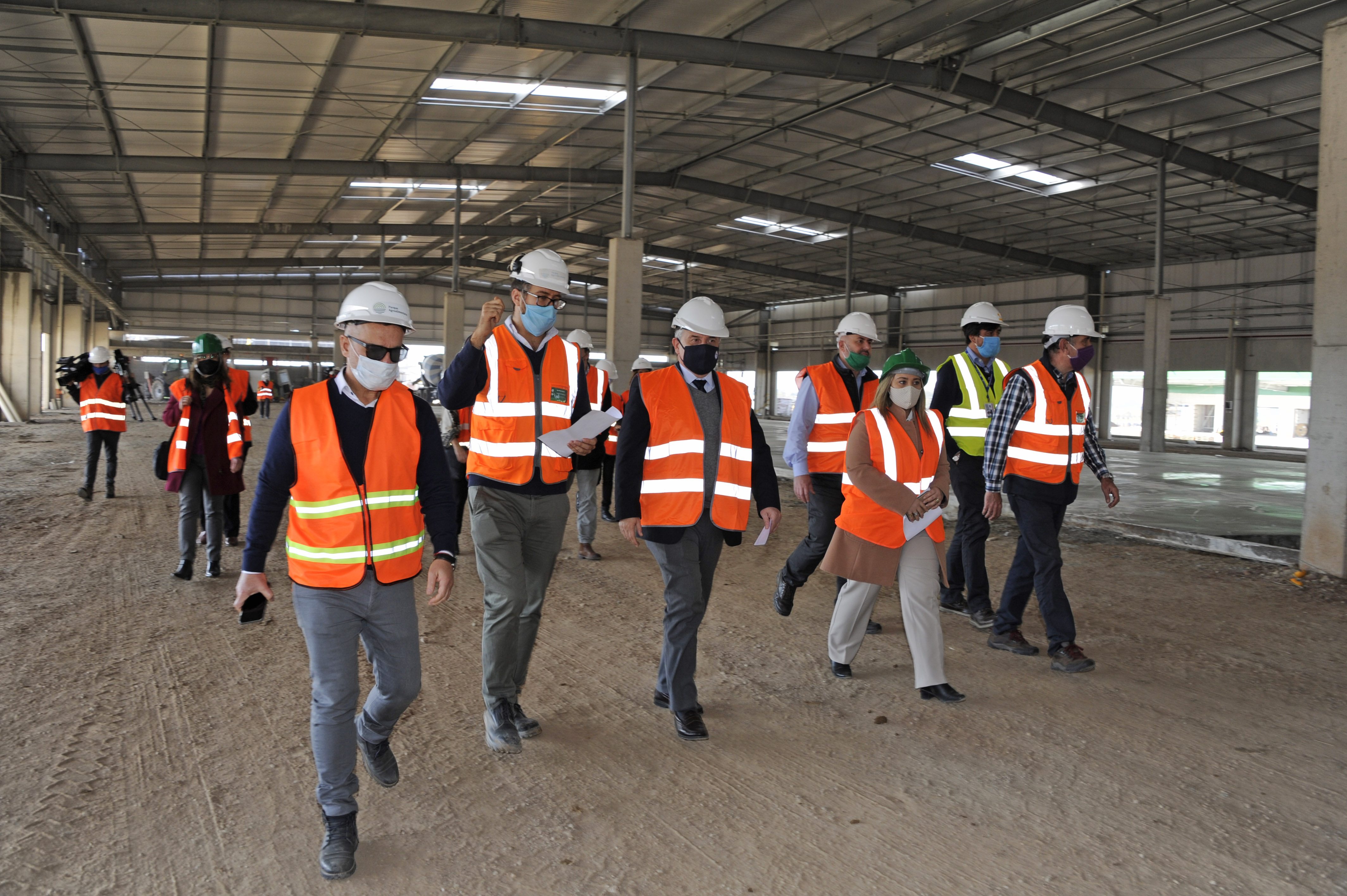 Autoridades del Ministerio de Industria recorren obras del Parque Agroalimentario