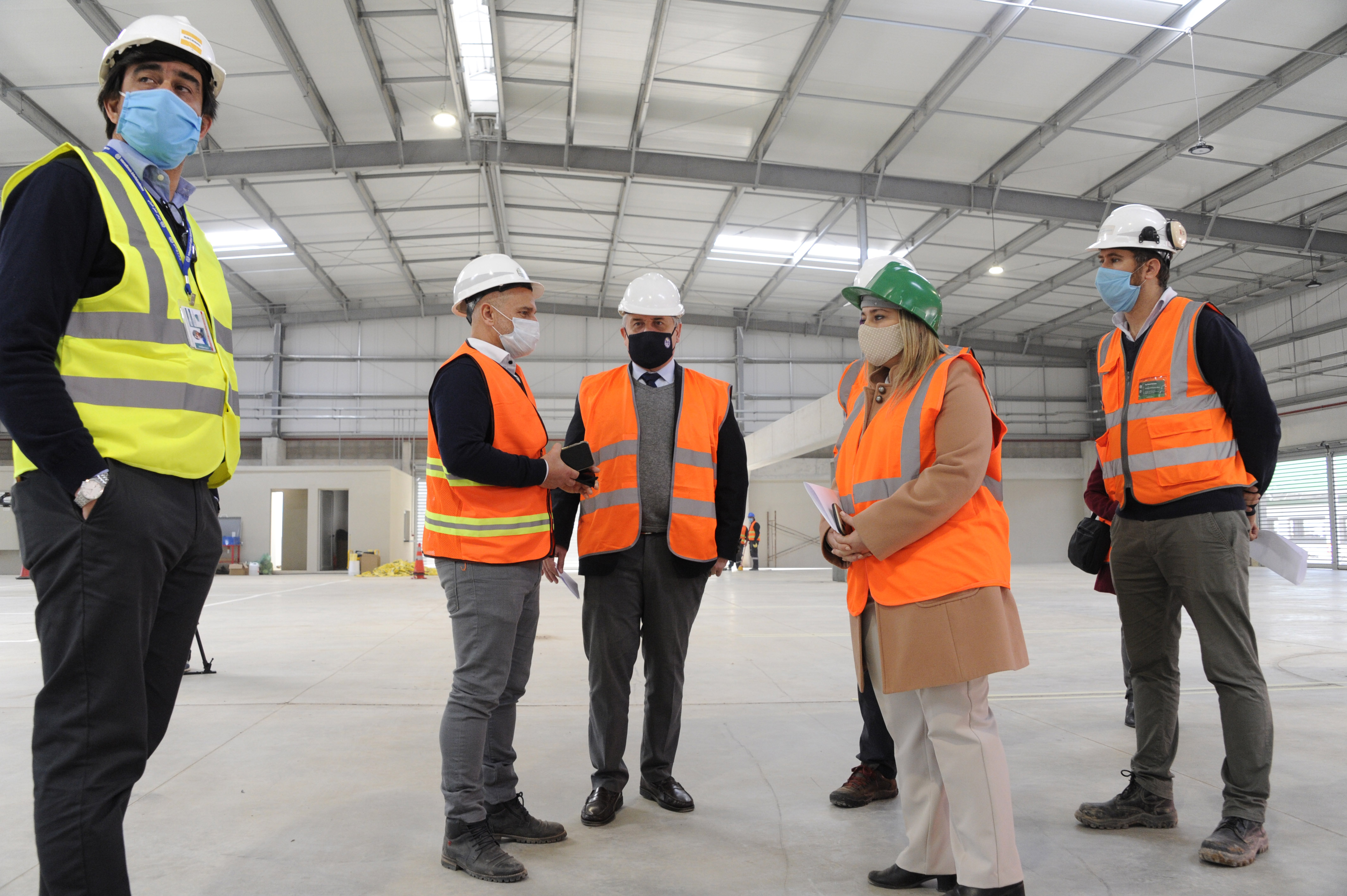 Autoridades del Ministerio de Industria recorren obras del Parque Agroalimentario
