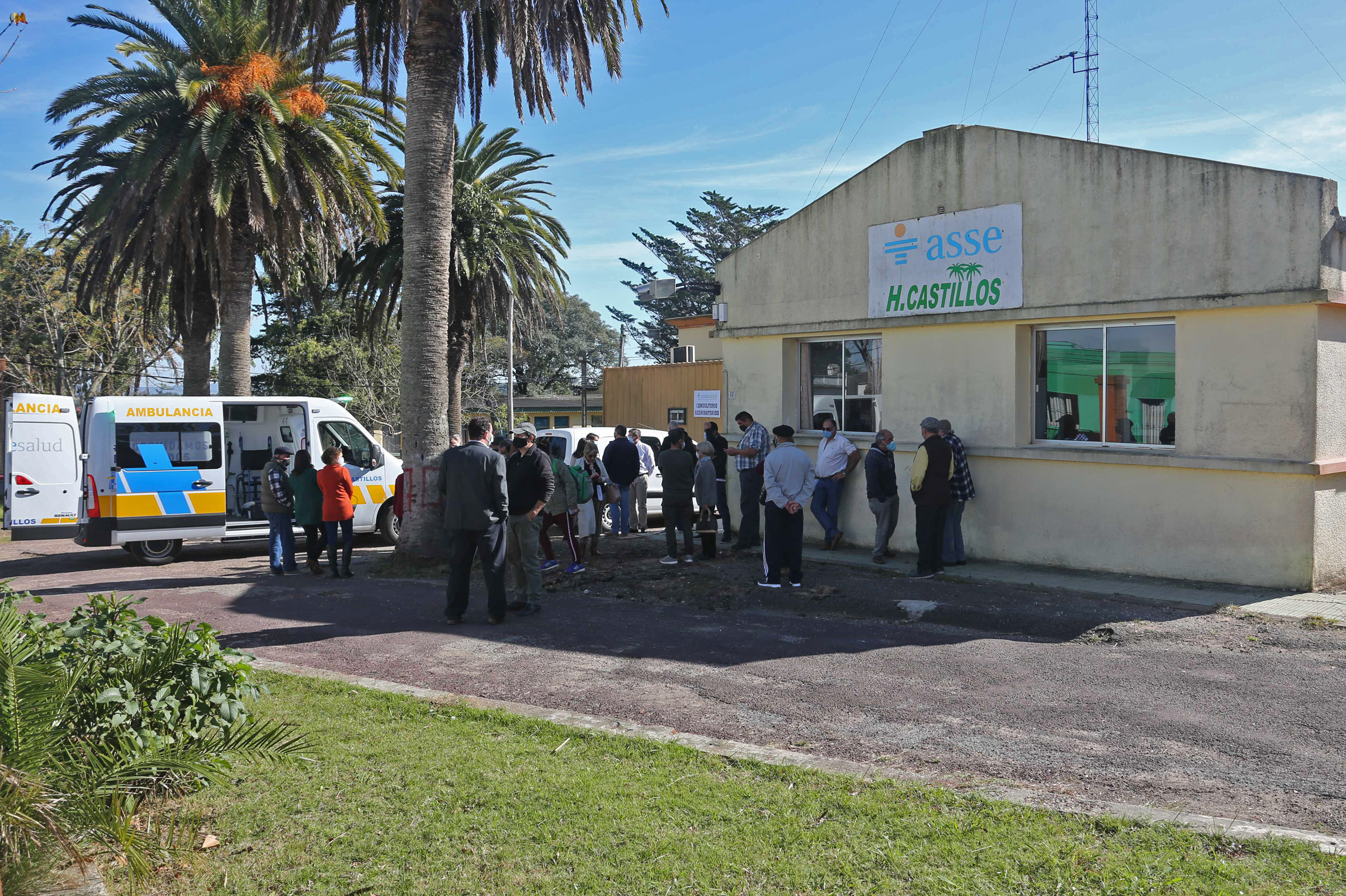 Autoridades de ASSE realizaron entrega de ambulancias especializadas destinadas a centros auxiliares de Castillos y Chuy