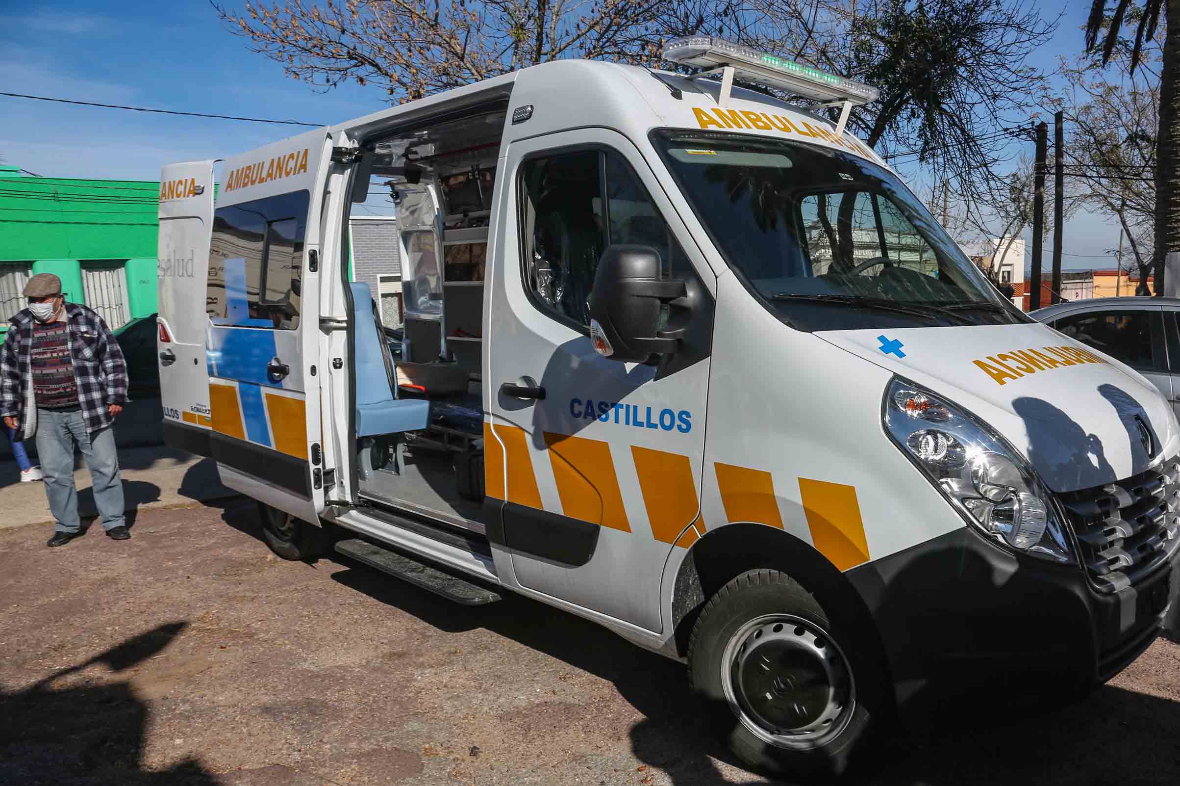 Autoridades de ASSE realizaron entrega de ambulancias especializadas destinadas a centros auxiliares de Castillos y Chuy