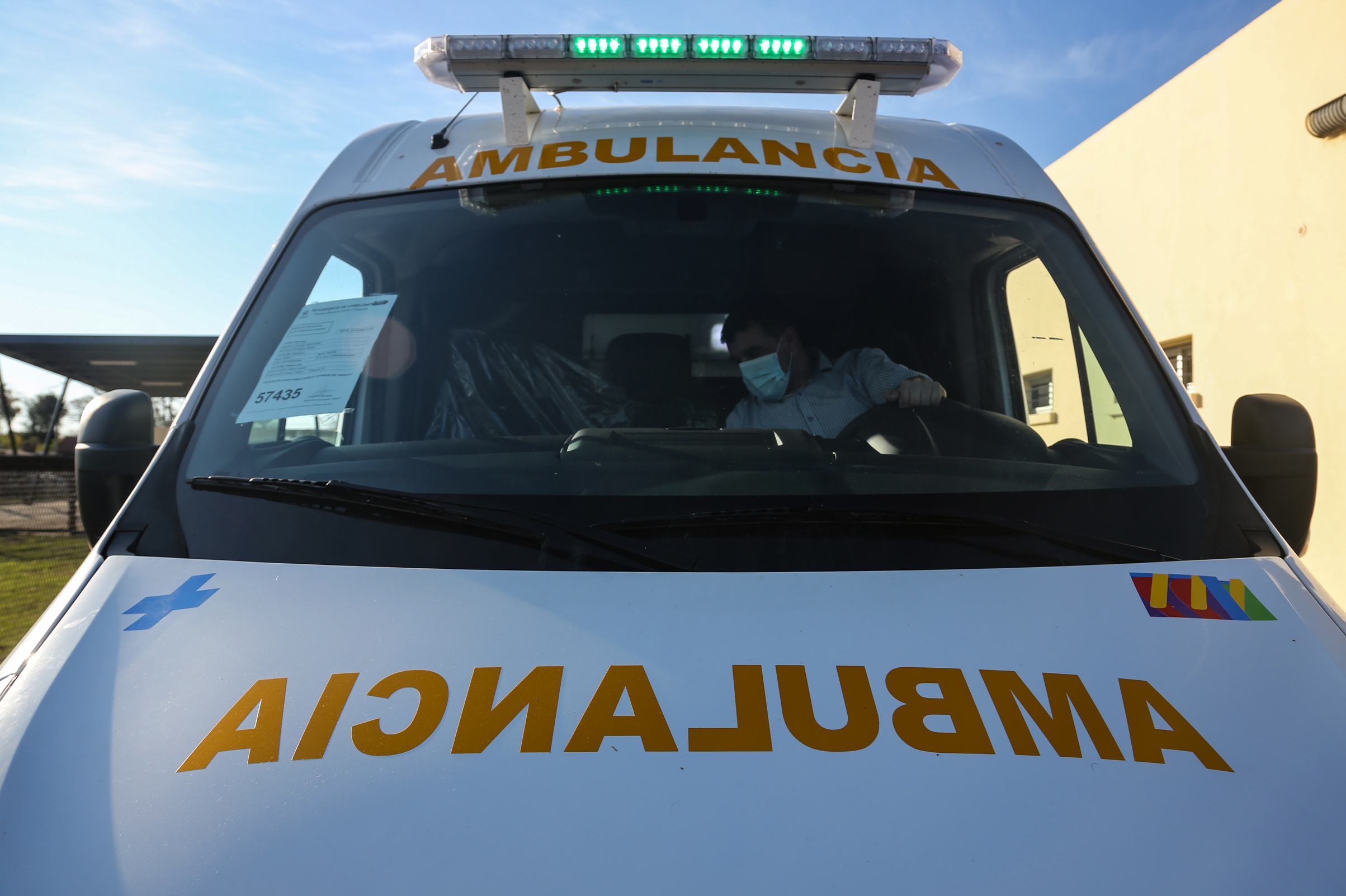 Autoridades de ASSE realizaron entrega de ambulancias especializadas destinadas a centros auxiliares de Castillos y Chuy