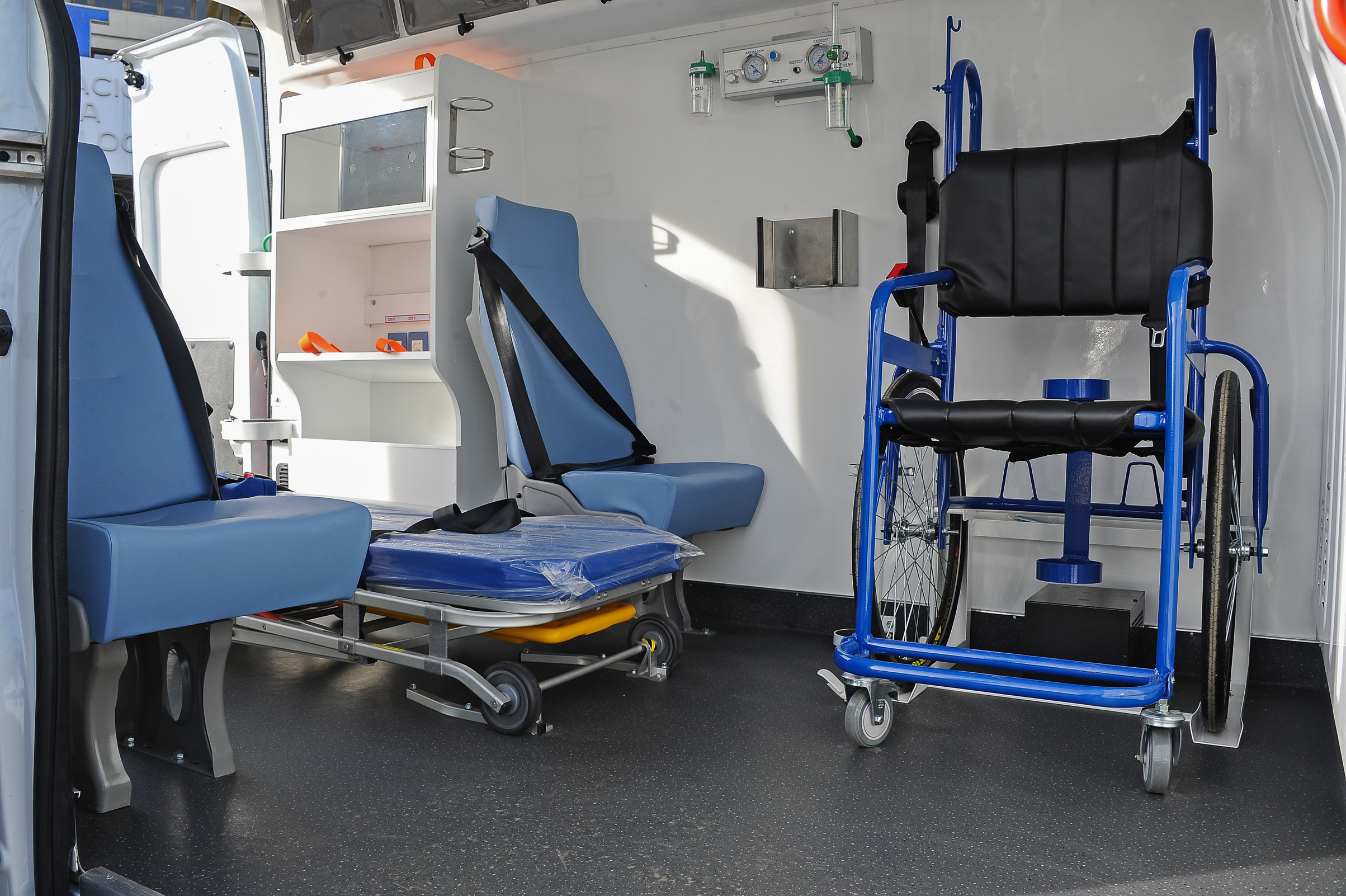 Ambulancias donadas a Administración de Servicios de Salud del Estado (ASSE) por grupo Nos Cuidamos entre Todos