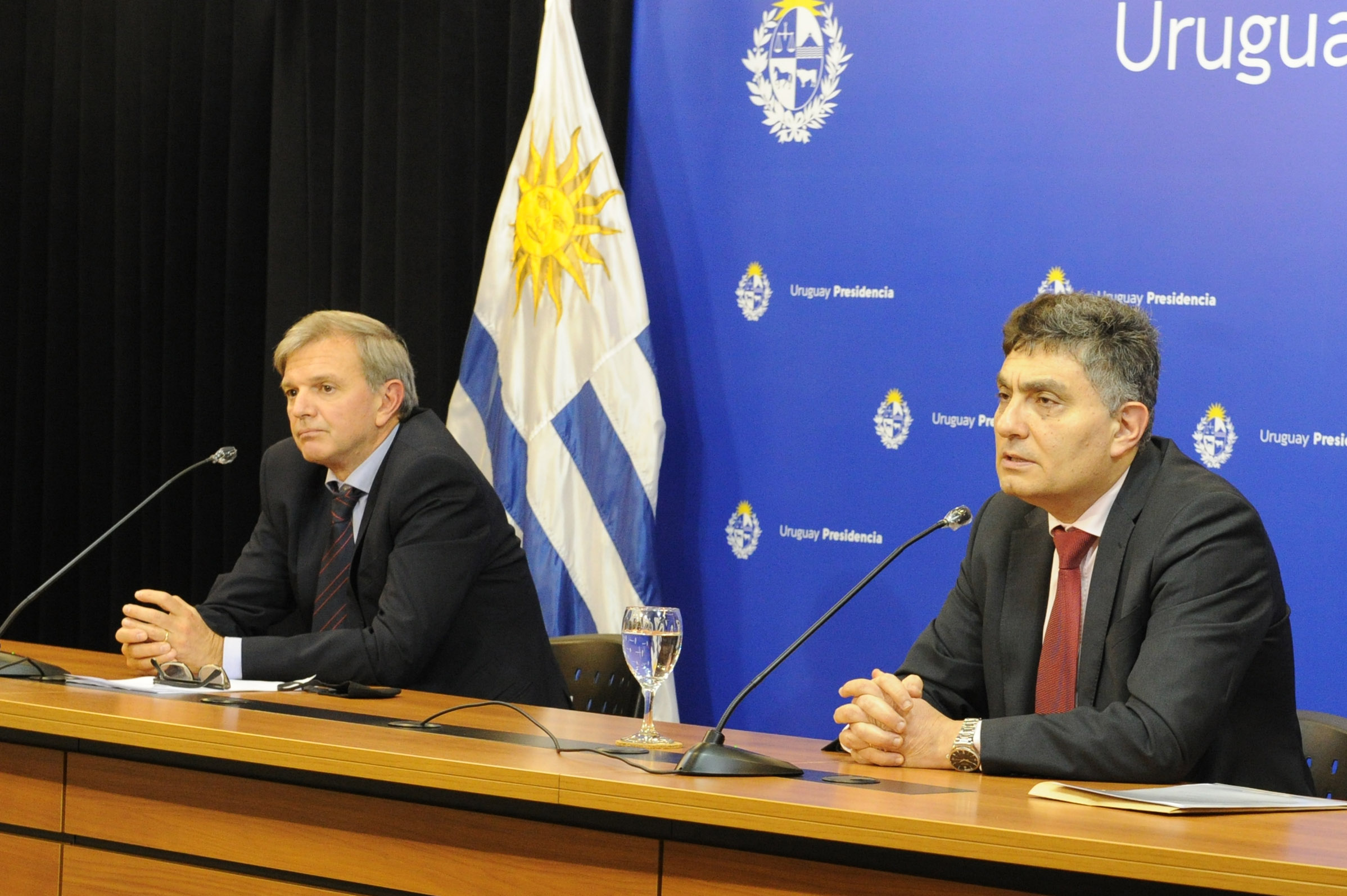 Director de la Secretaría Nacional del Deporte, Sebastián Bauzá, en conferencia de prensa