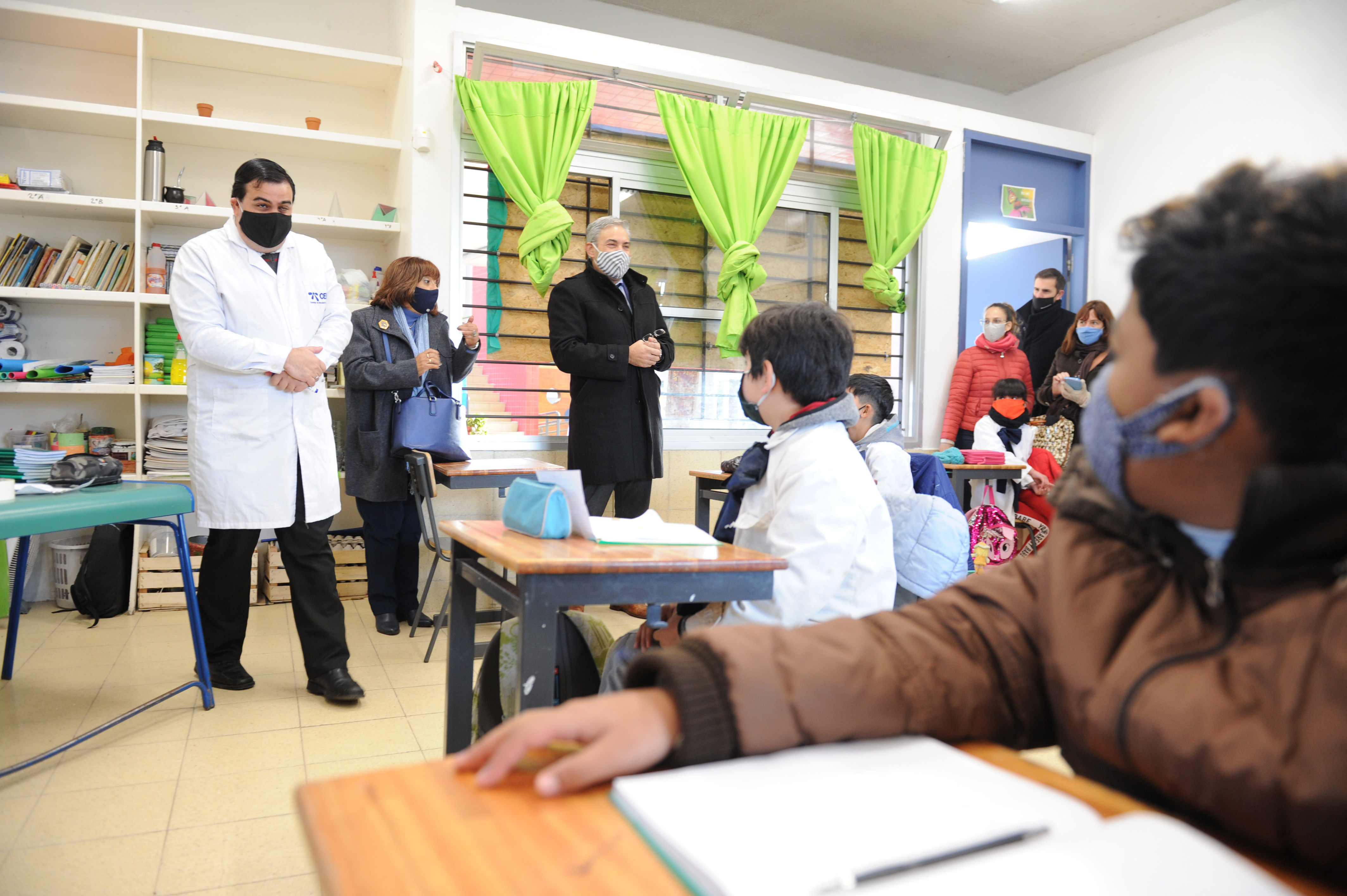 Robert Silva, en segunda fase de reinicio de clases presenciales, en escuela del programa Aprender n.° 123