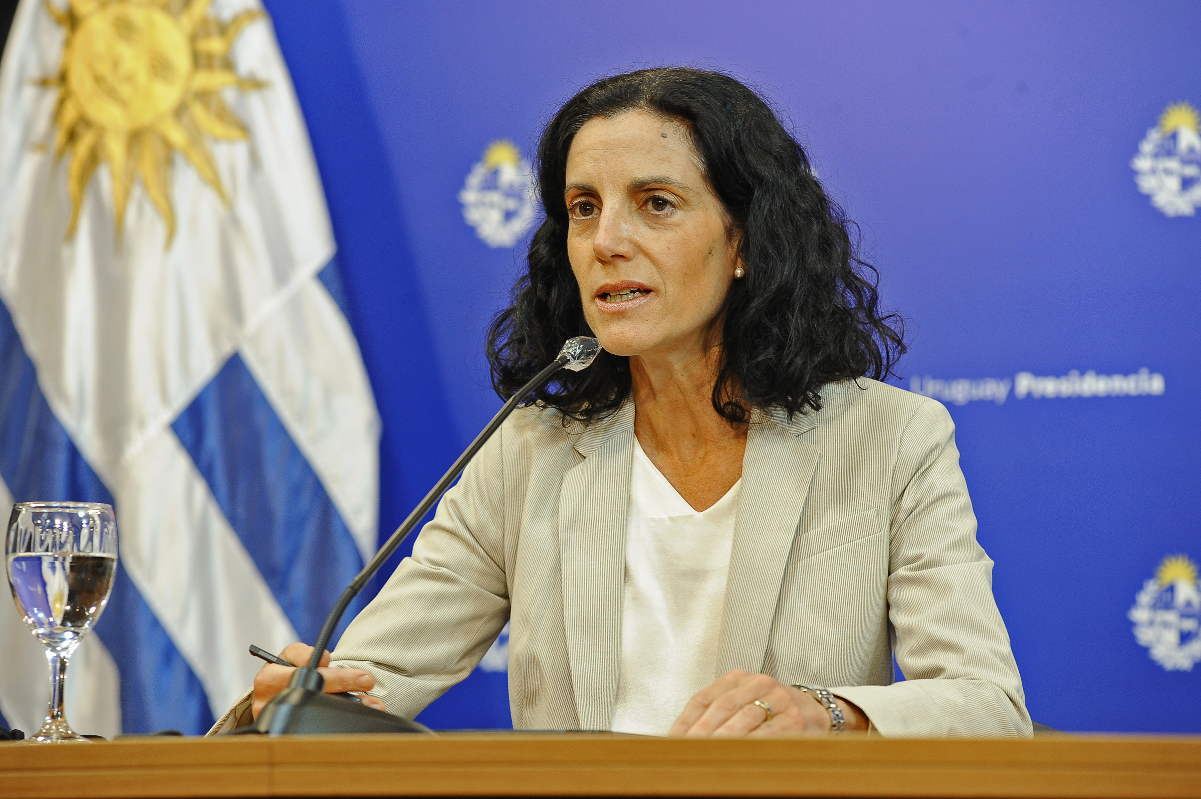 Ministra de Economía y Finanzas, Azucena Arbeleche