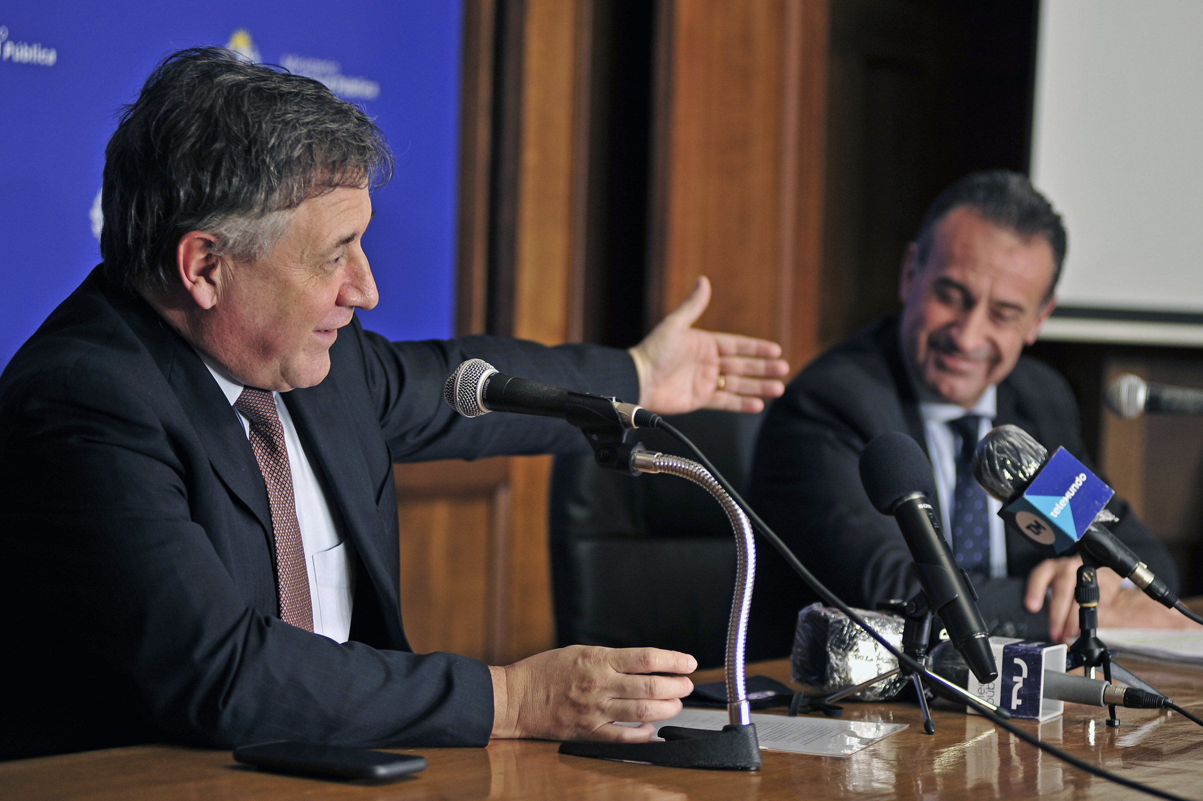 Ministros de Industria, Energía y Minería, Omar Paganini, y de Salud Pública, Daniel Salinas