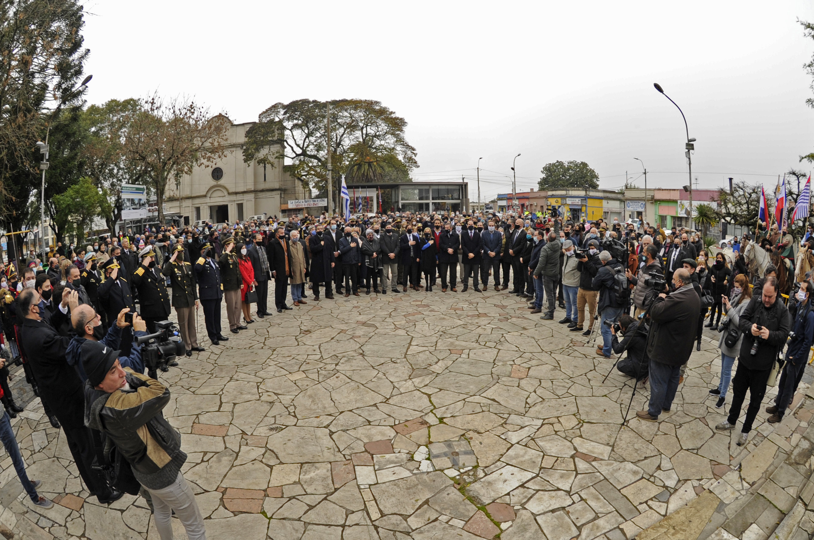 Presidente, Luis Lacalle Pou, encabezó acto conmemorativo del 256.º aniversario del Natalicio de José Artigas, en Sauce, Canelones