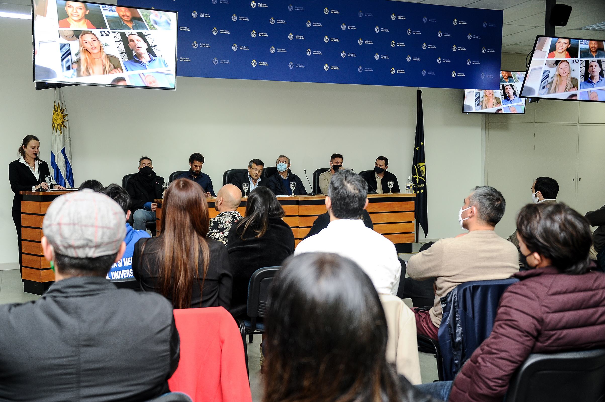 Acto de lanzamiento de la campaña “Juntos ayudemos a abrigar”, organizada por el Ministerio del Interior