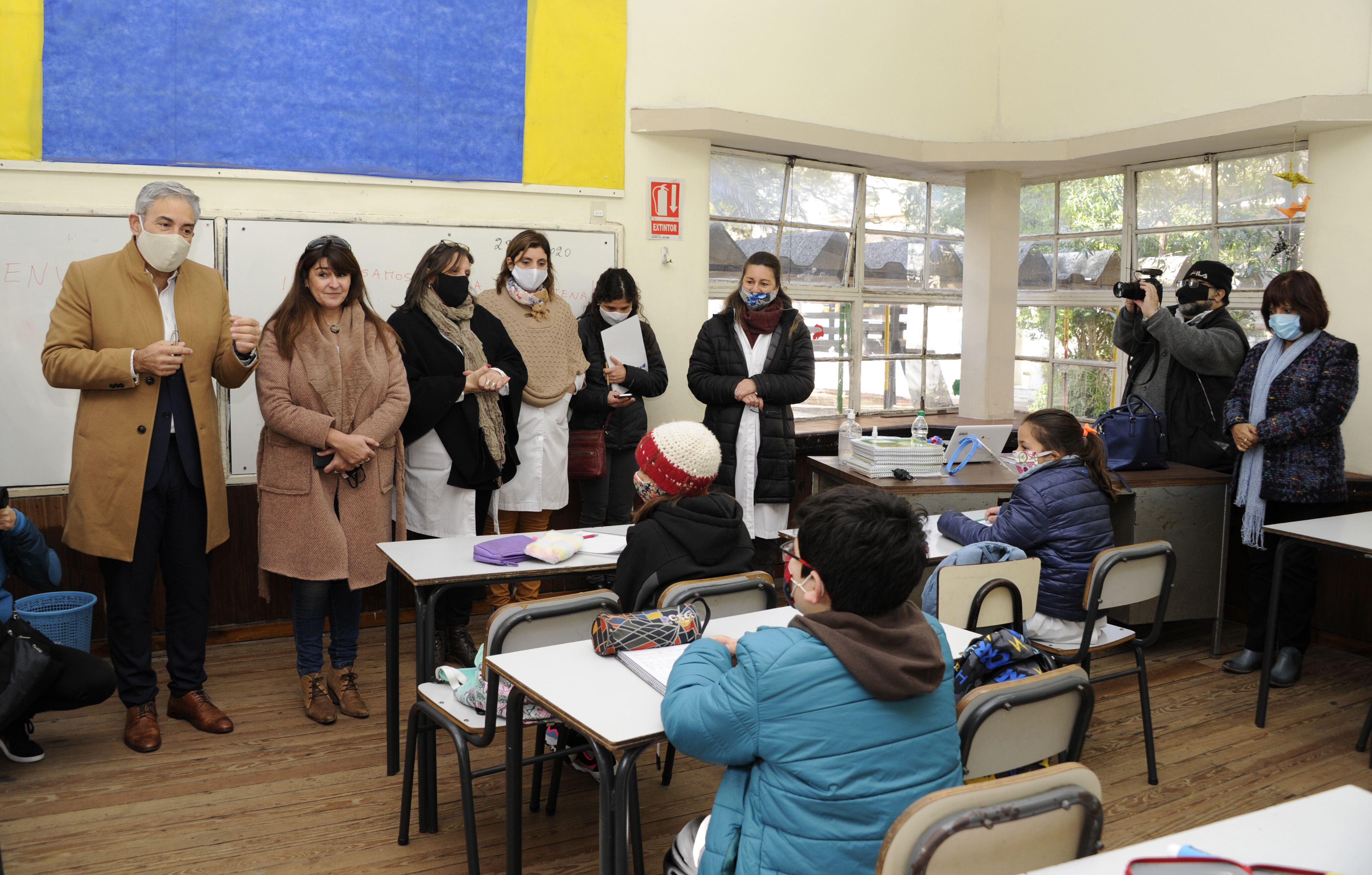 Presidente del Codicen, Robert Silva, y autoridades de ANEP visitaron la escuela n.° 219, Olympia Fernández, del barrio Malvín