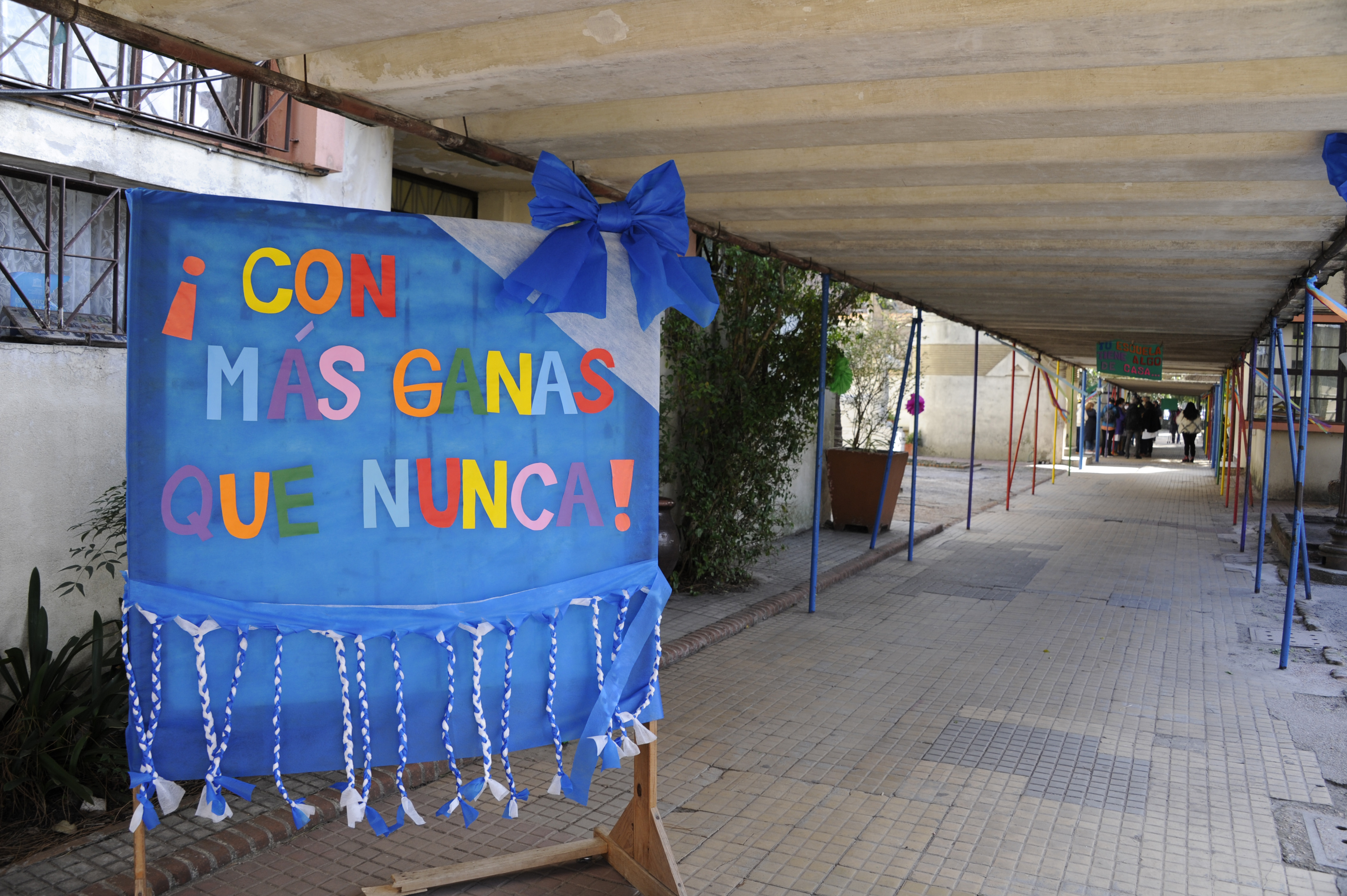 Presidente del Codicen, Robert Silva, y autoridades de ANEP visitaron la escuela n.° 219, Olympia Fernández, del barrio Malvín