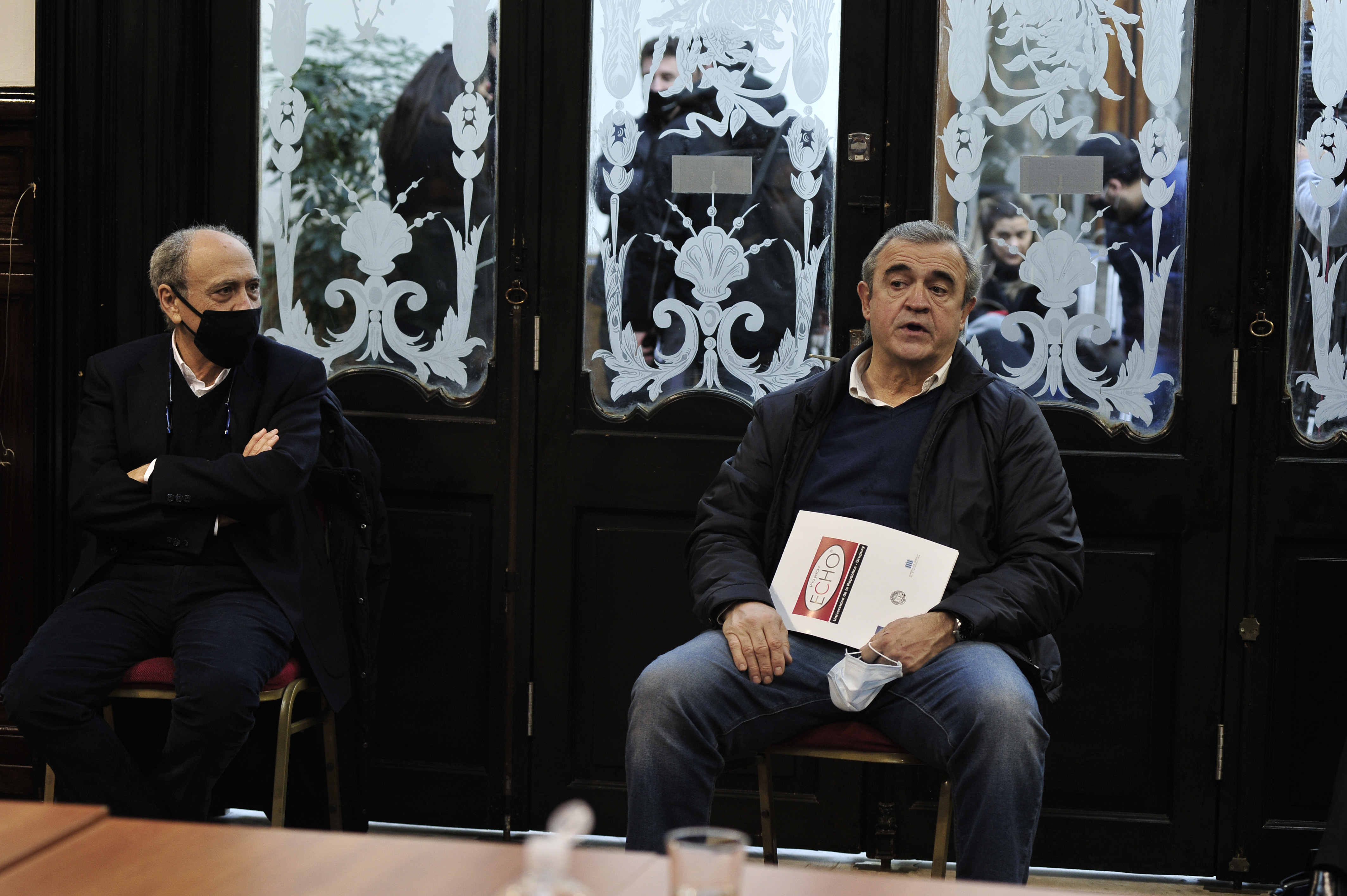 Integrante del Comité Científico Asesor Honorario Henry Cohen, junto al ministro del Interior, Jorge Larrañaga