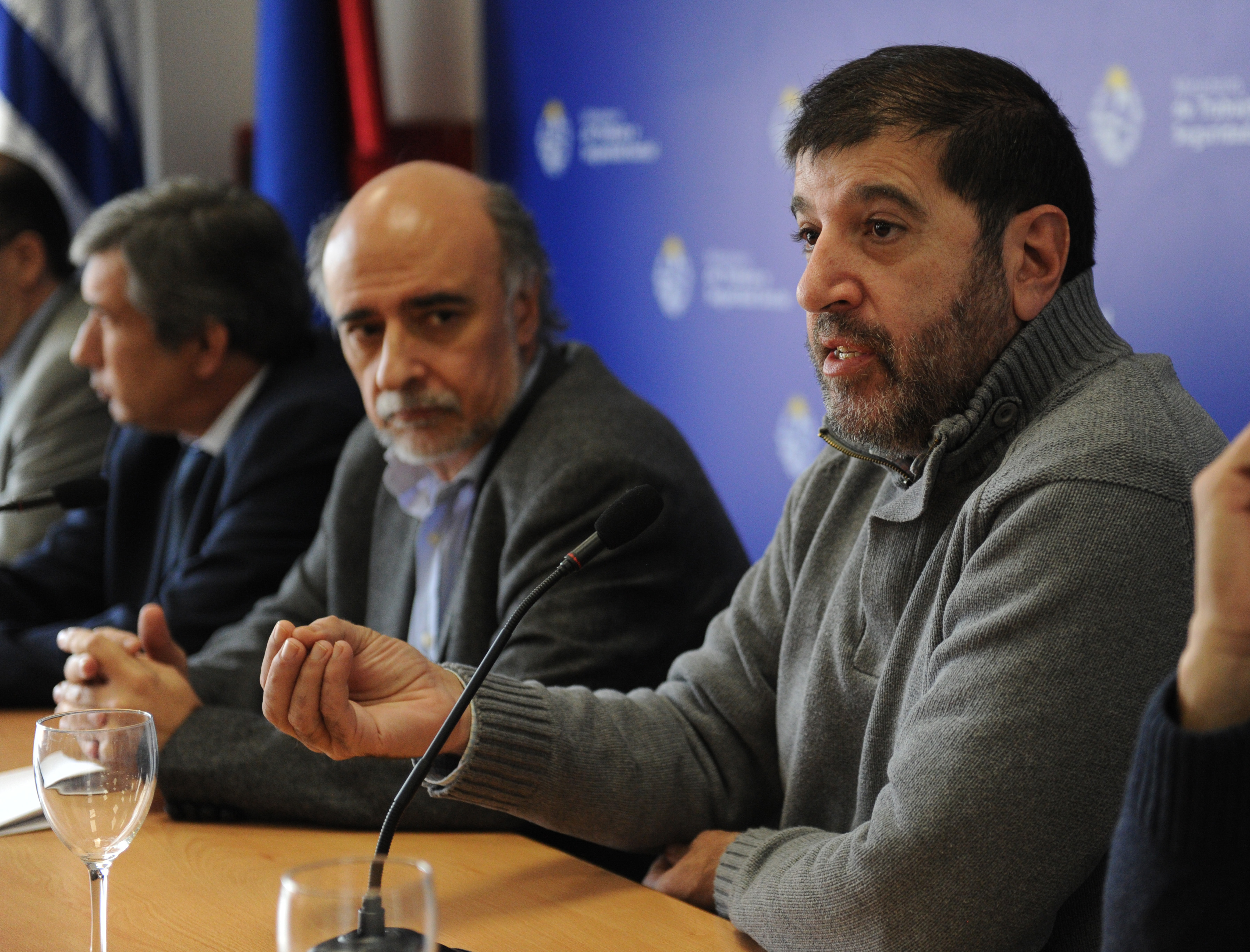 Ministro de Trabajo, Pablo Mieres, encabezó conferencia de prensa con representantes de cámaras empresariales y PIT-CNT