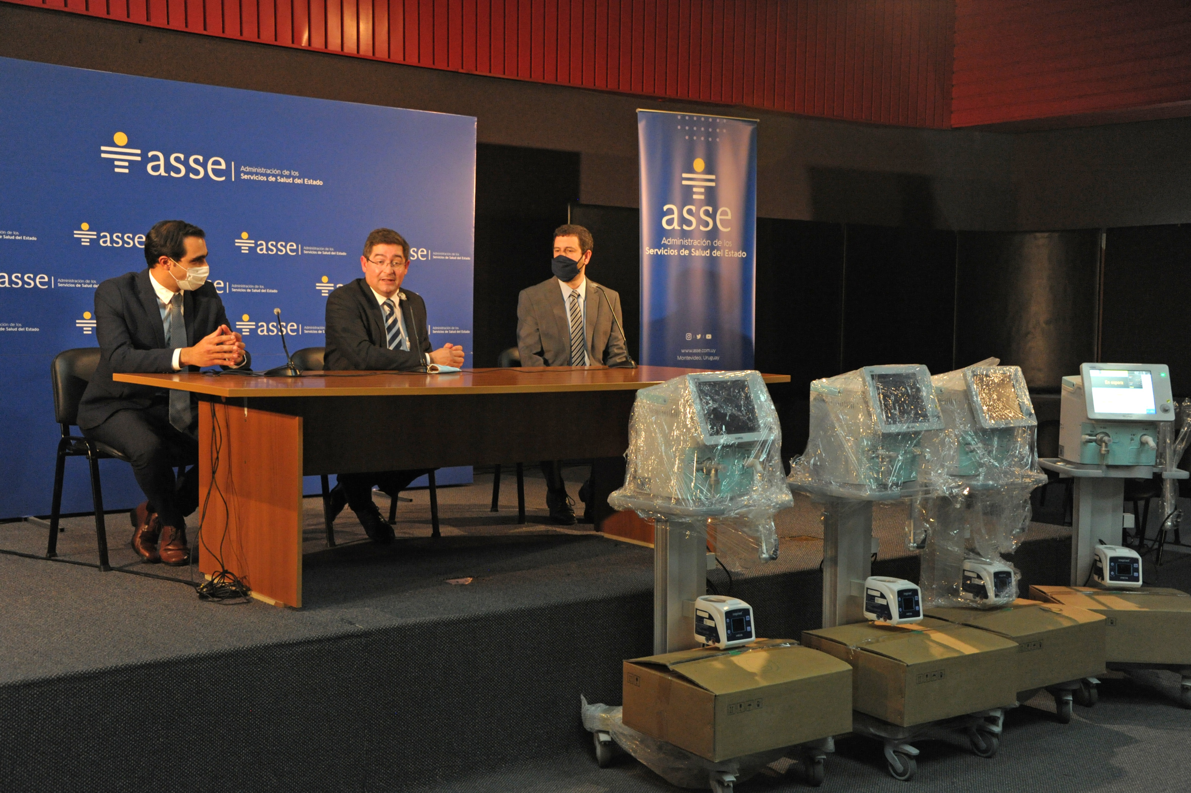 Acto de recepción de donaciones de equipamientos e insumos médicos destinados a ASSE