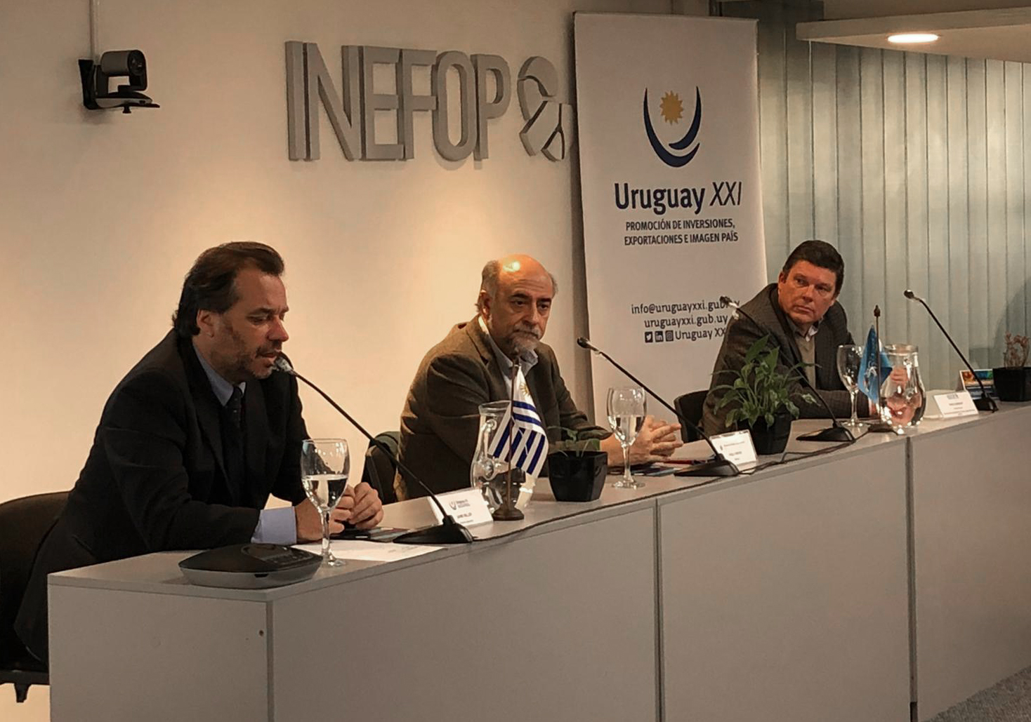 Jaime Miller, Pablo Mieres y Pablo Darsch participan de la firma de acuerdo entre Inefop y Uruguay XXI
