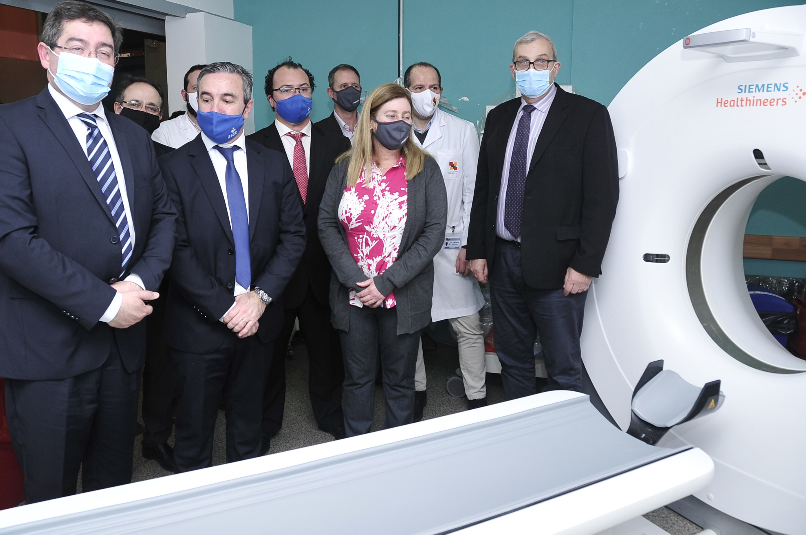 Leonardo Cipriani participó de inauguración en el Hospital Español de un tomógrafo de última generación de 32 líneas y su software correspondiente
