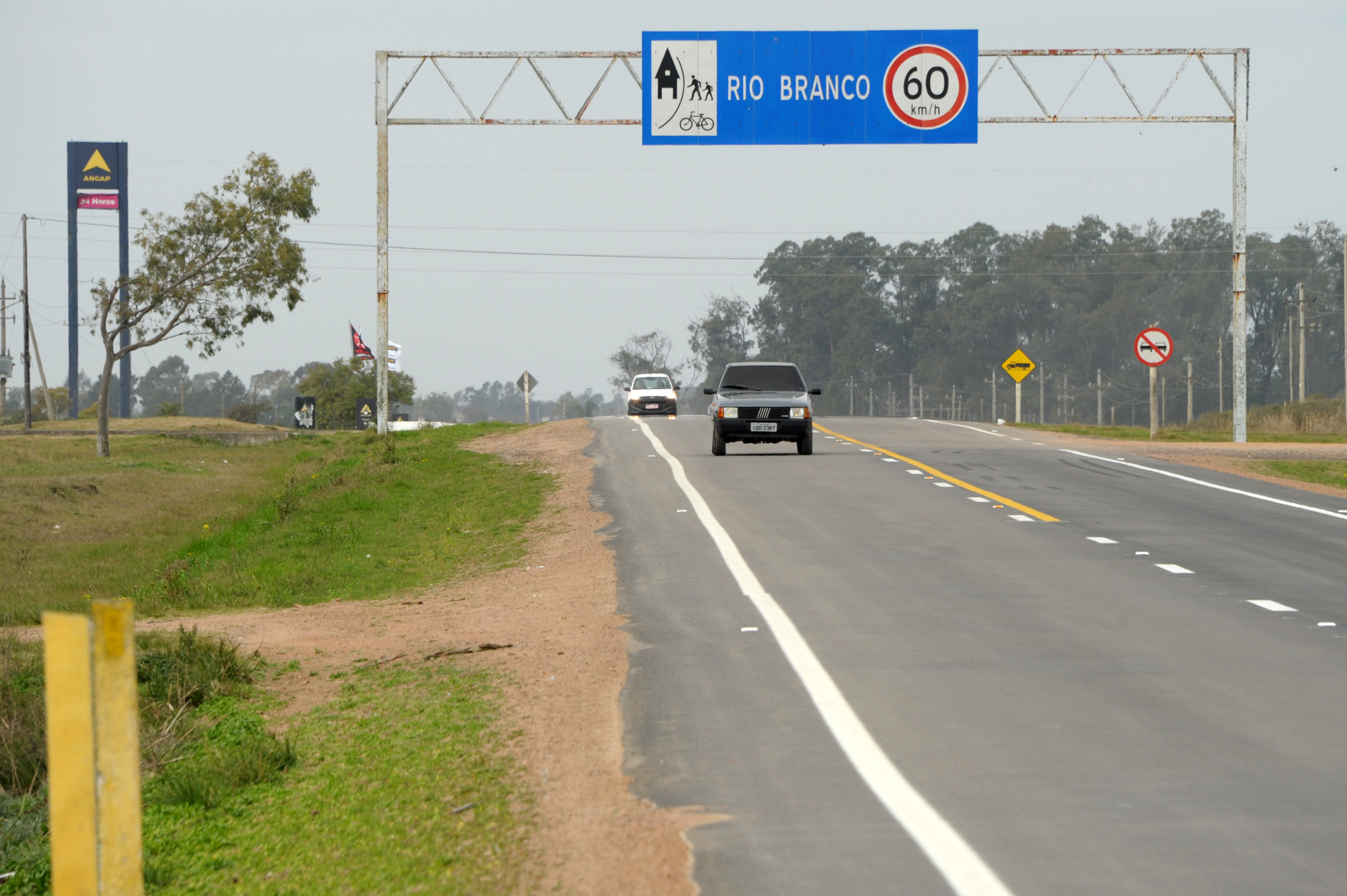 Acceso a Río Branco