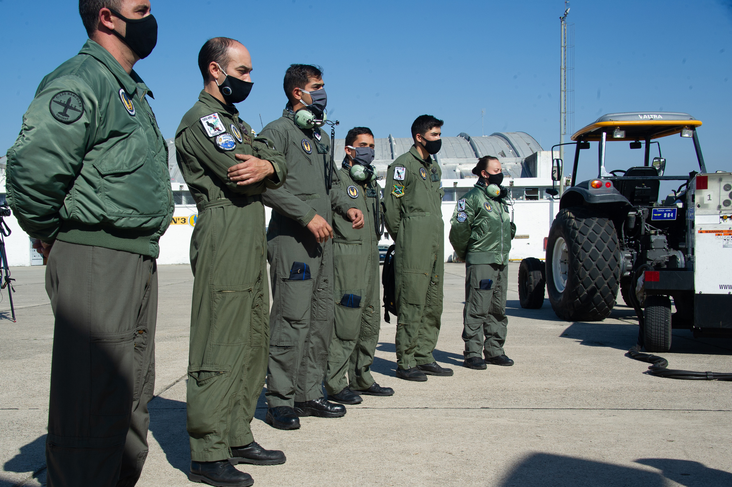 Avión Hércules de la Fuerza Aérea trasladó a Rivera material para laboratorio de análisis de COVID-19