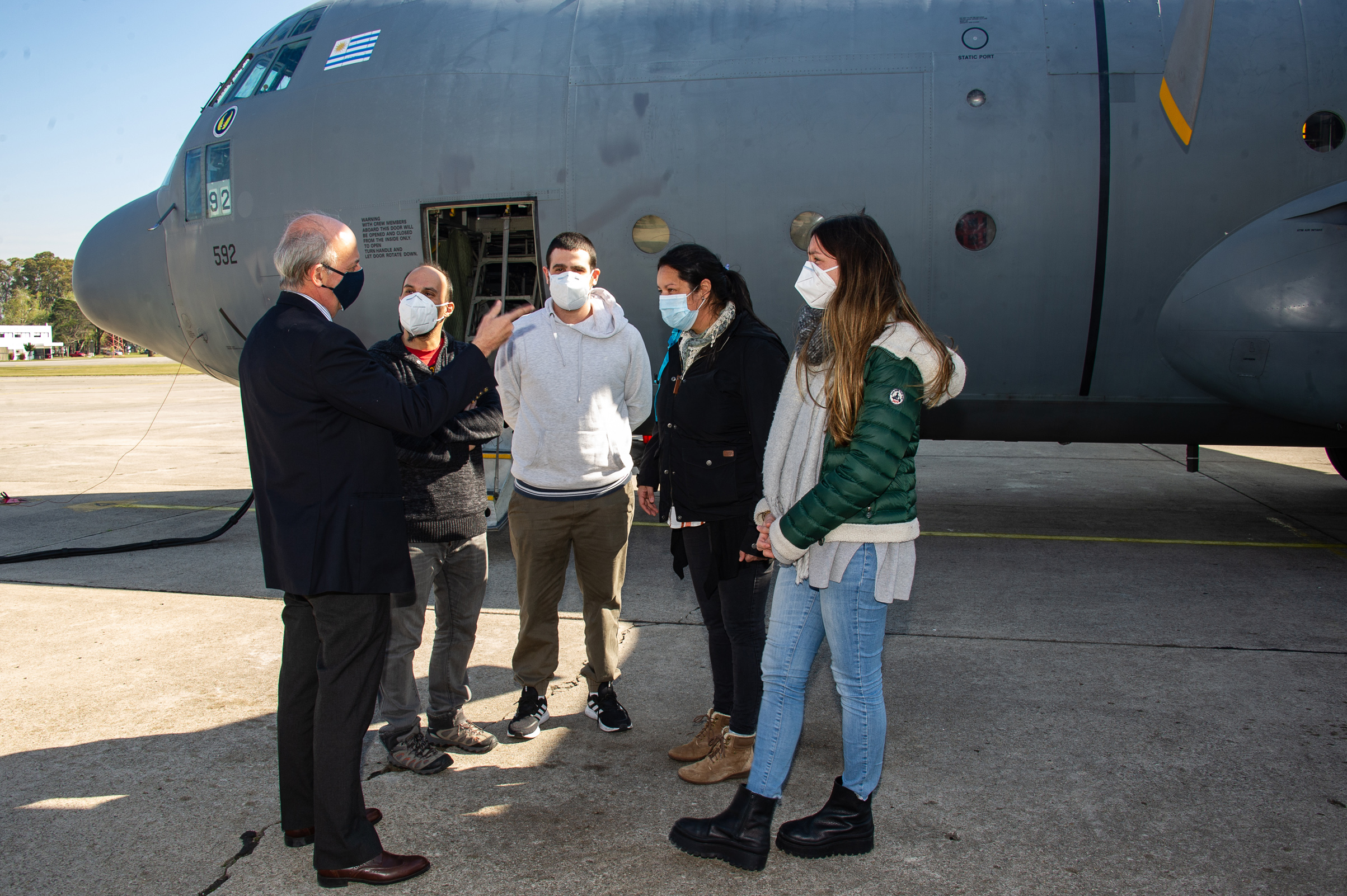 Avión Hércules de la Fuerza Aérea trasladó a Rivera material para laboratorio de análisis de COVID-19
