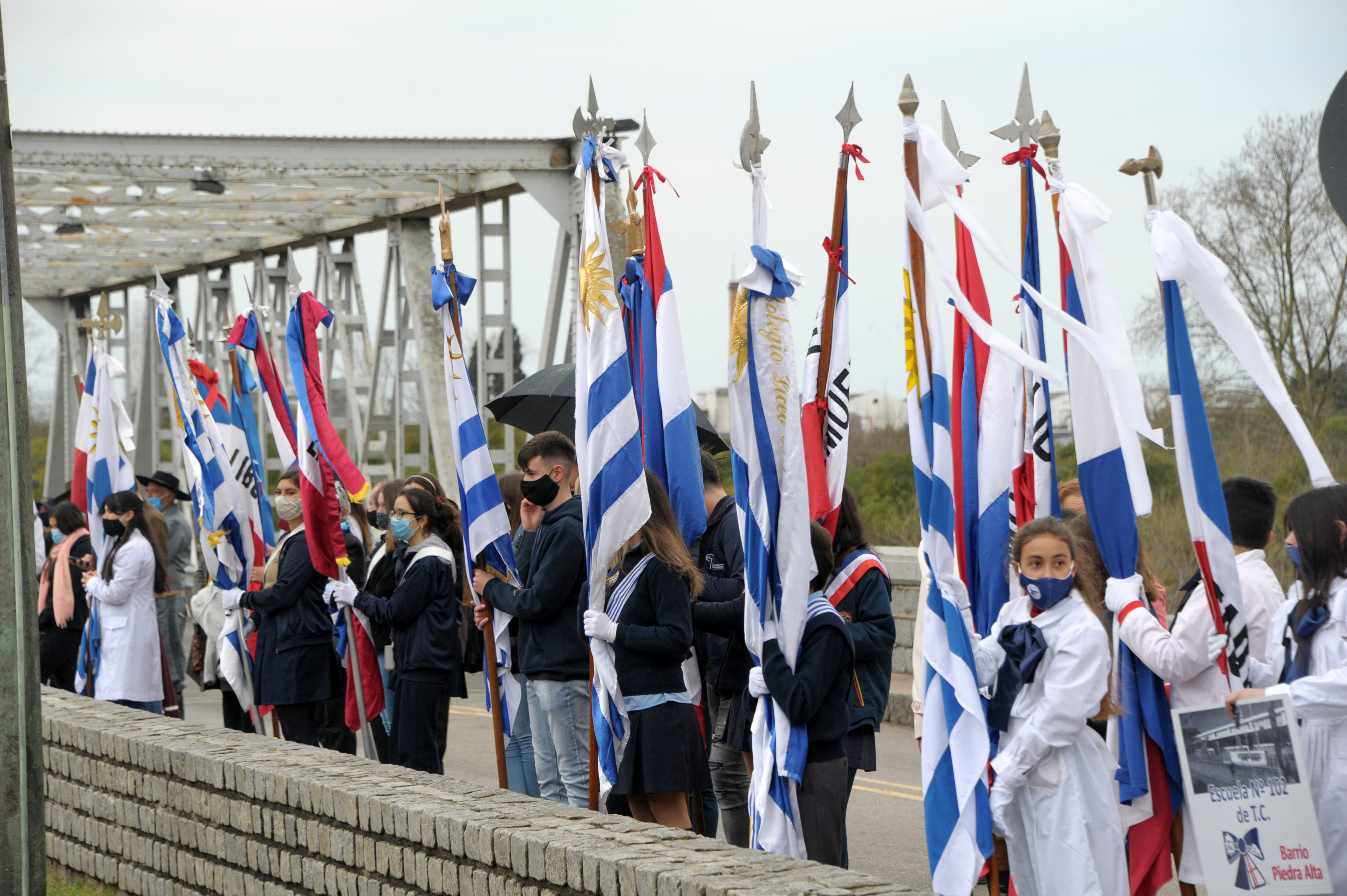 Escolares y liceales que participaron de la celebración