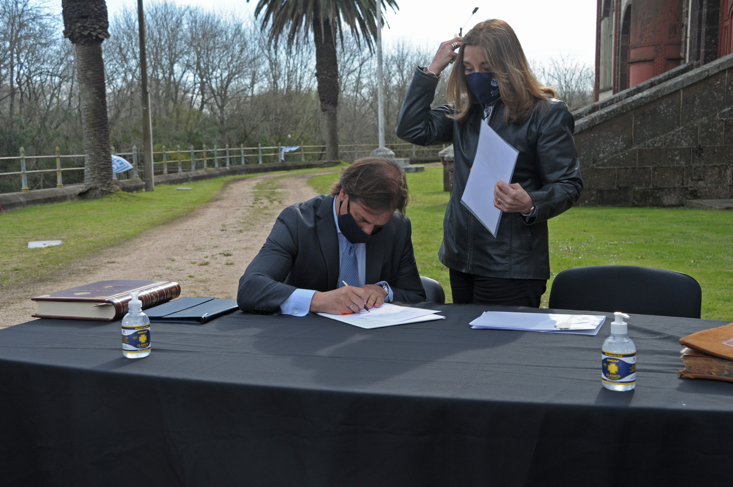 Presidente Lacalle Pou encabezó asunción de autoridades del nuevo Ministerio de Ambiente: ministro Adrián Peña y subsecretario Gerardo Amarilla