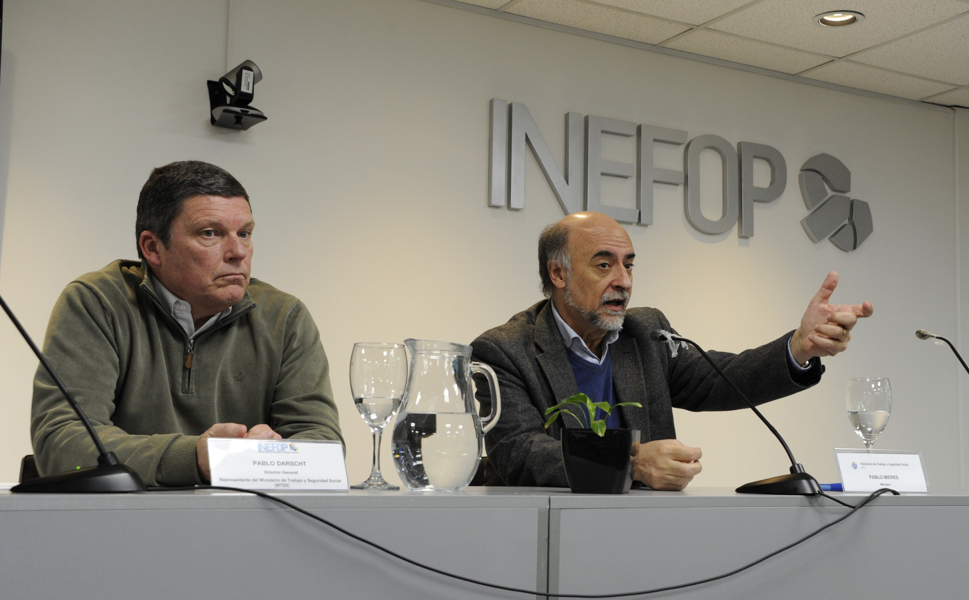 Ministro de Trabajo y Seguridad Social, Pablo Mieres, y director del Inefop, Pablo Darscht