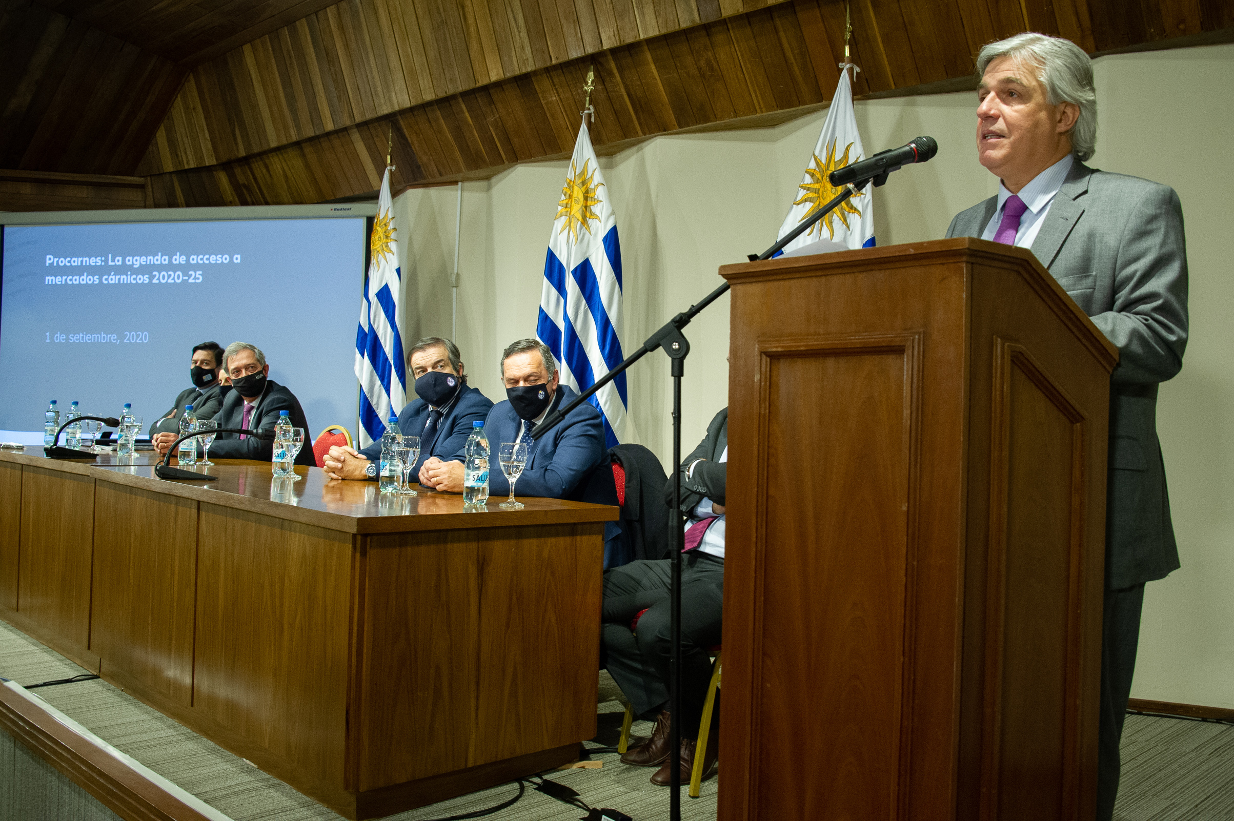 Canciller, Francisco Bustillo, haciendo uso de la palabra en el lanzamiento de Procarnes, realizado en la sede del Ministerio de Relaciones Exteriores