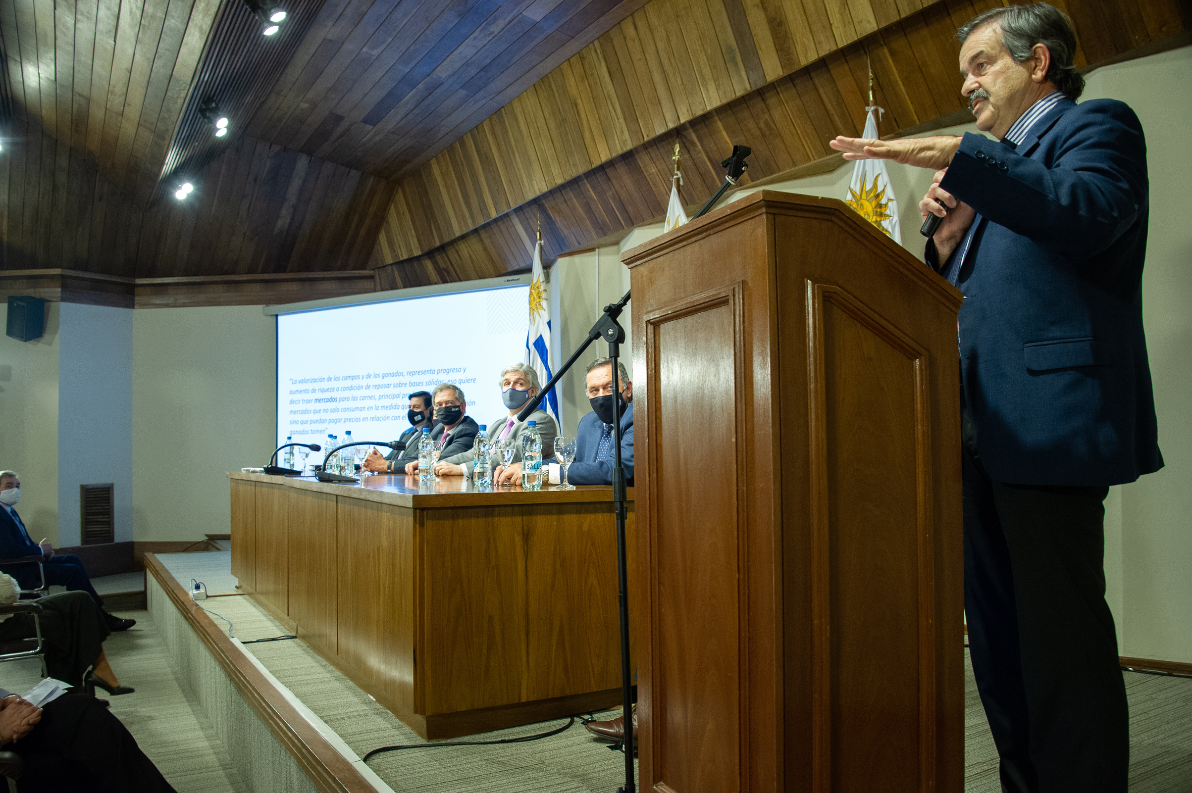 Ministro de Ganadería, Agricultura y Pesca, Carlos María Uriarte, durante el lanzamiento de Procarne, realizado en Ministerio de Relaciones Exteriores