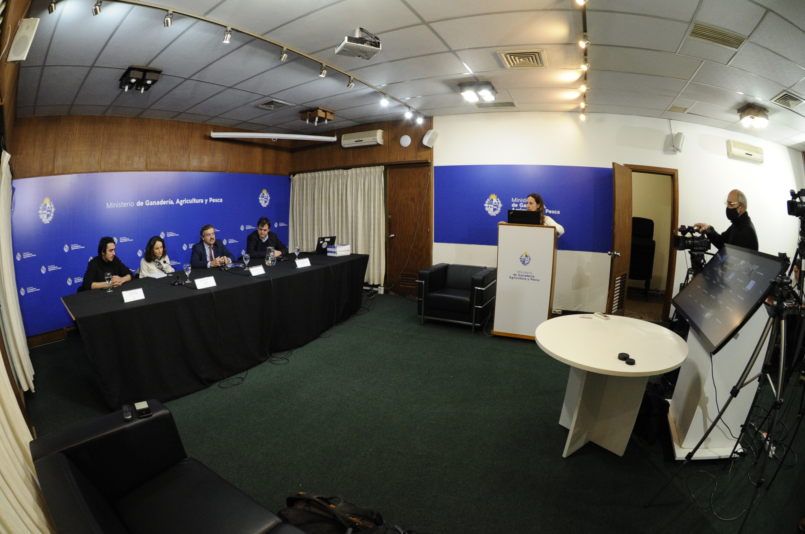 Conferencia de prensa virtual, encabezada por el ministro de Ganadería, Agricultura y Pesca, Carlos Uriarte