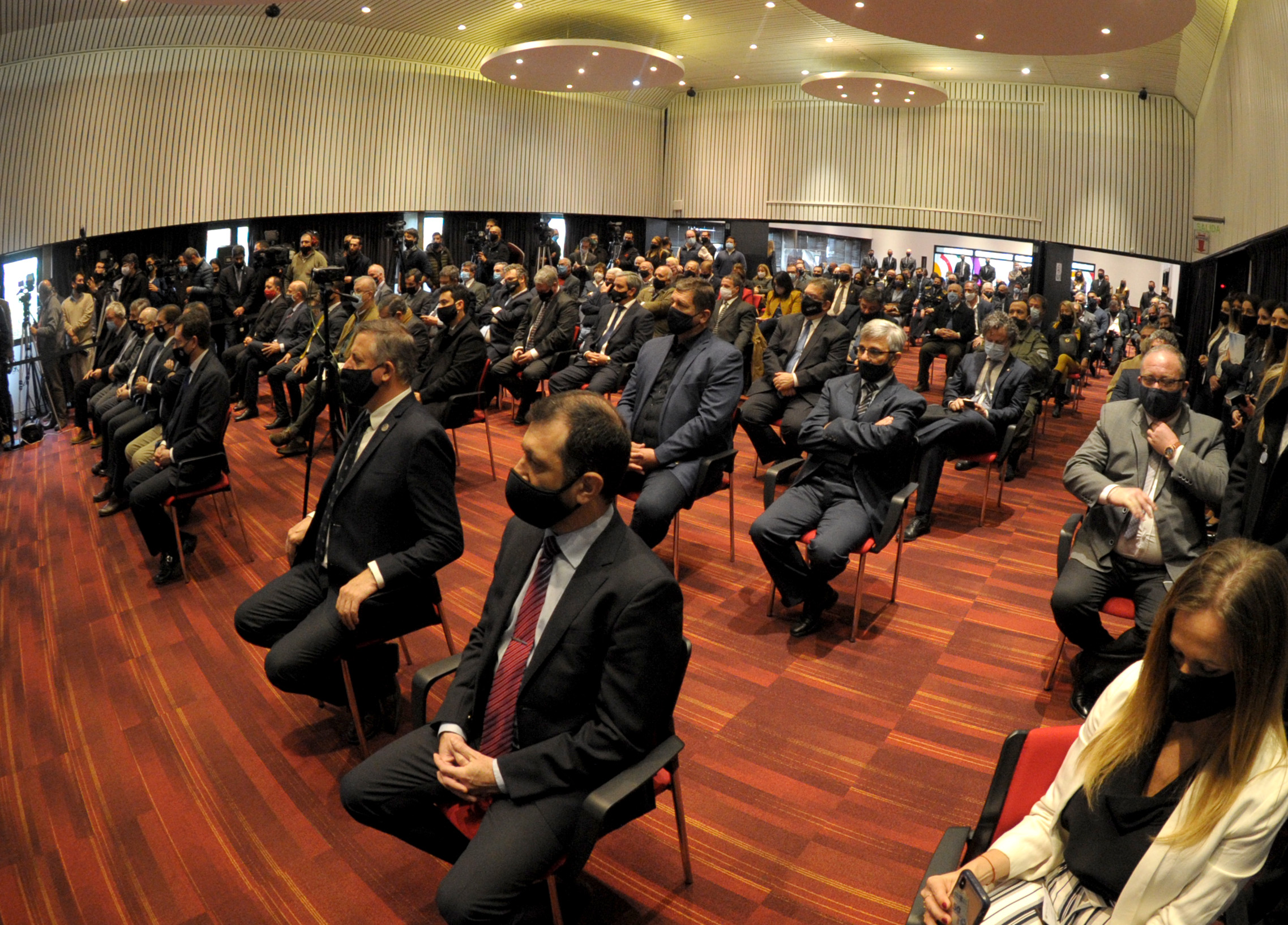 Acto de inauguración del Polo Educativo Científico Tecnológico Binacional en Salto Grande