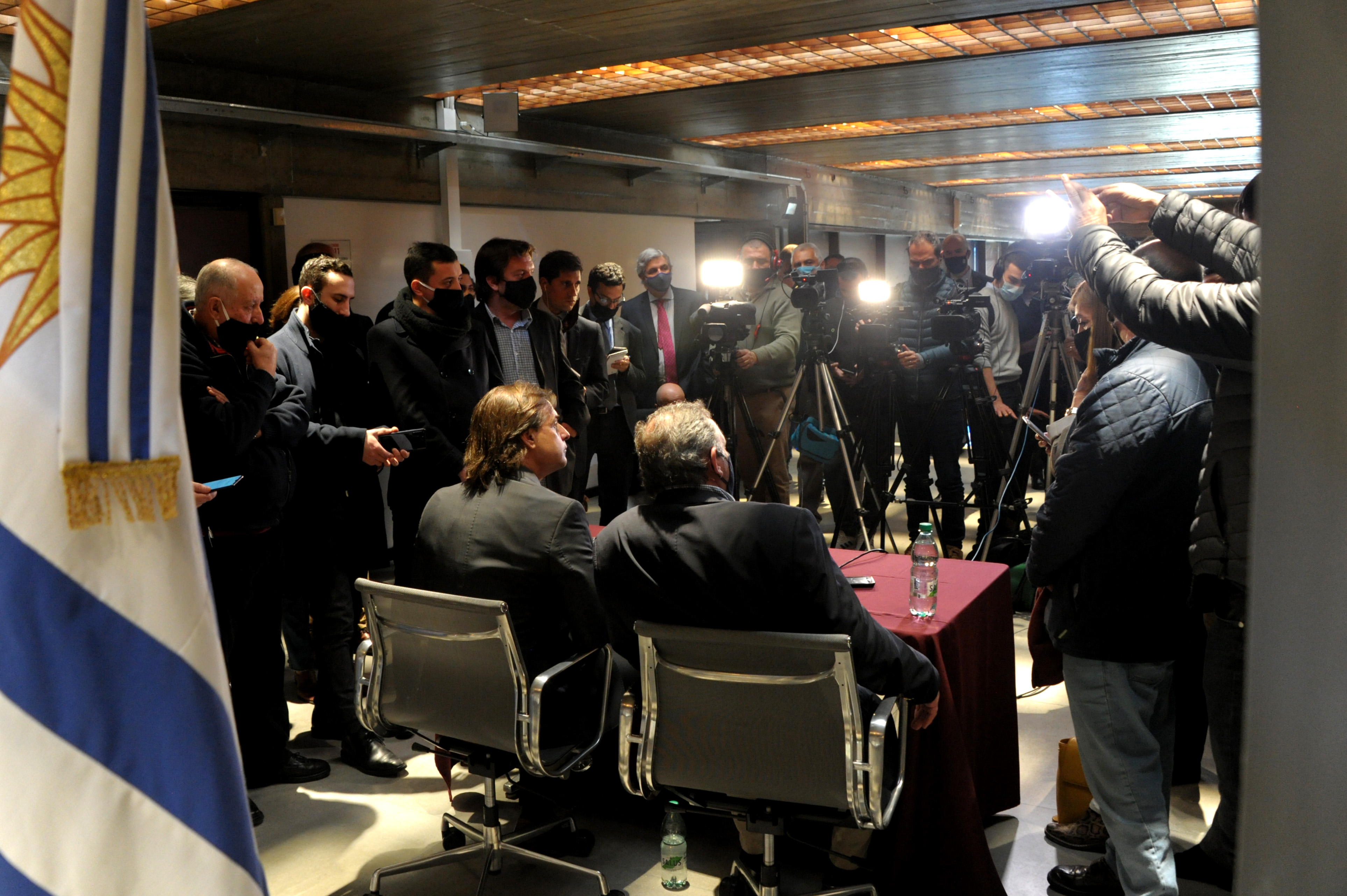 Luis Lacalle Pou y Álvaro Delgado en conferencia de prensa