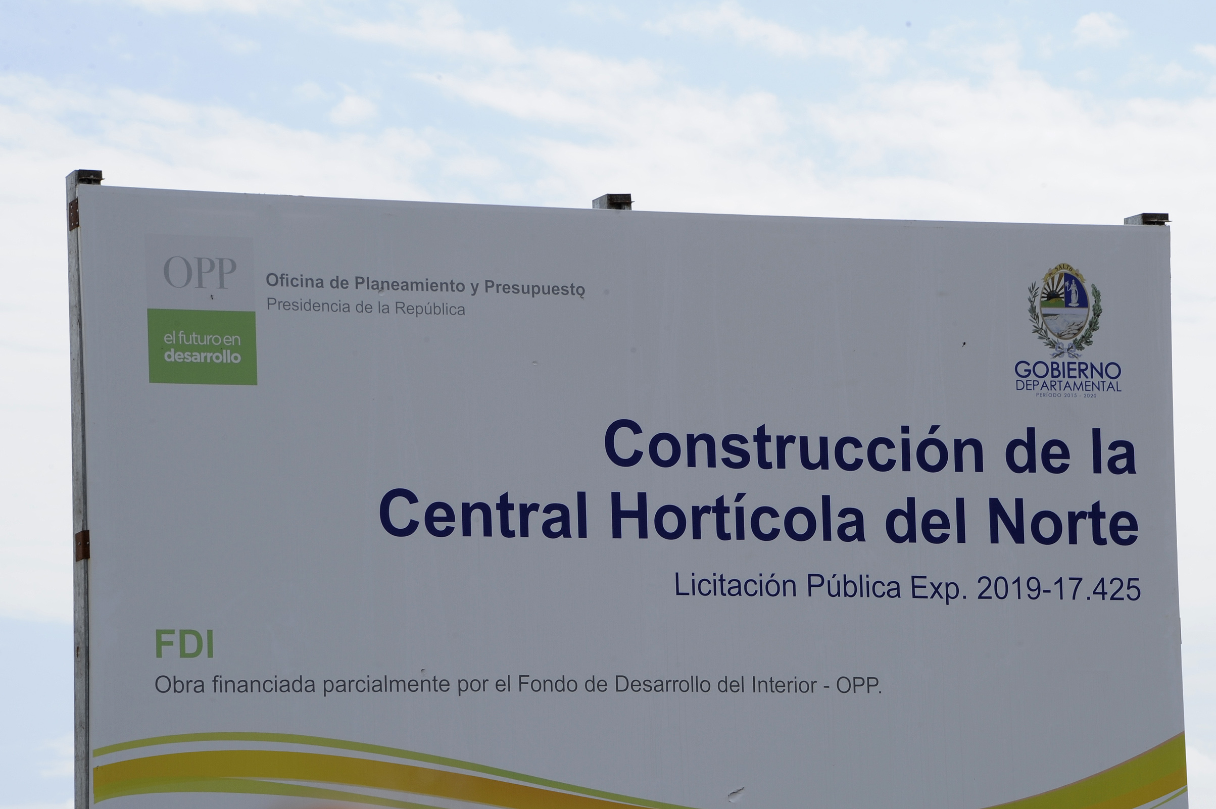 Presidente de la República, Luis Lacalle Pou, visitó las obras de Central Hortícola del Norte