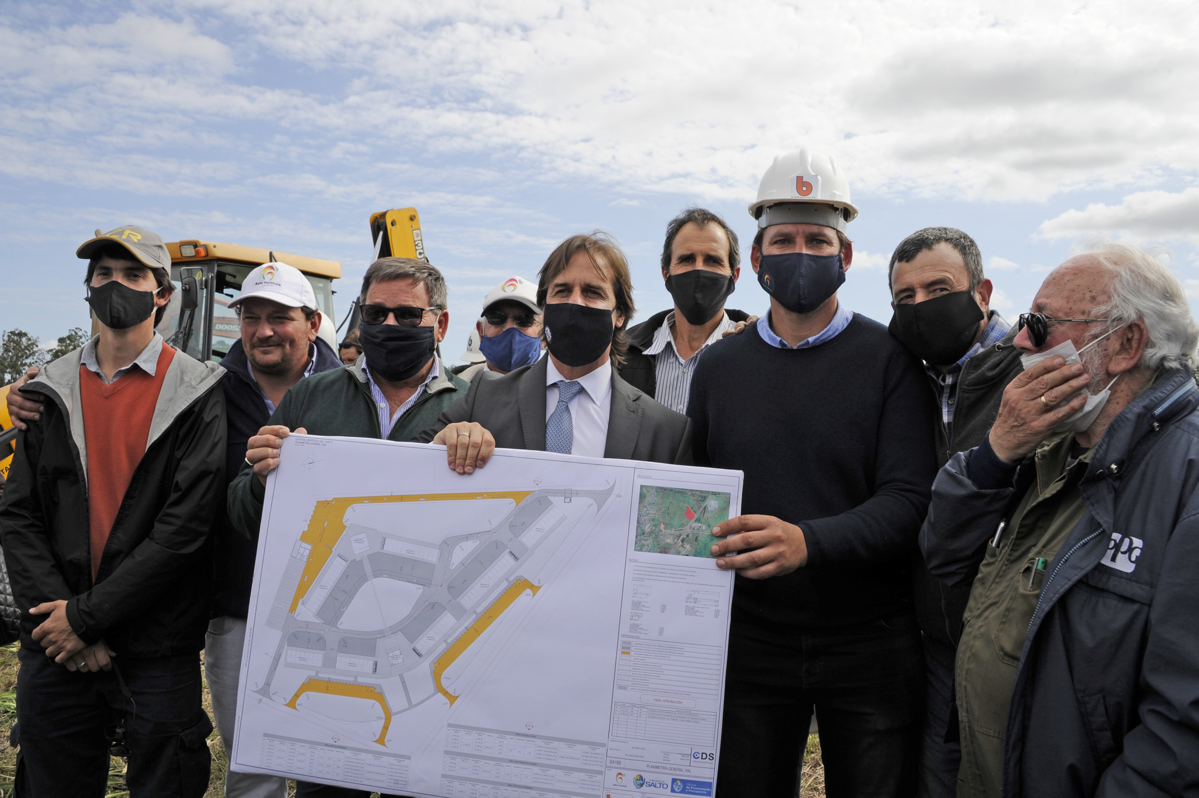 Presidente de la República, Luis Lacalle Pou, visitó las obras de Central Hortícola del Norte