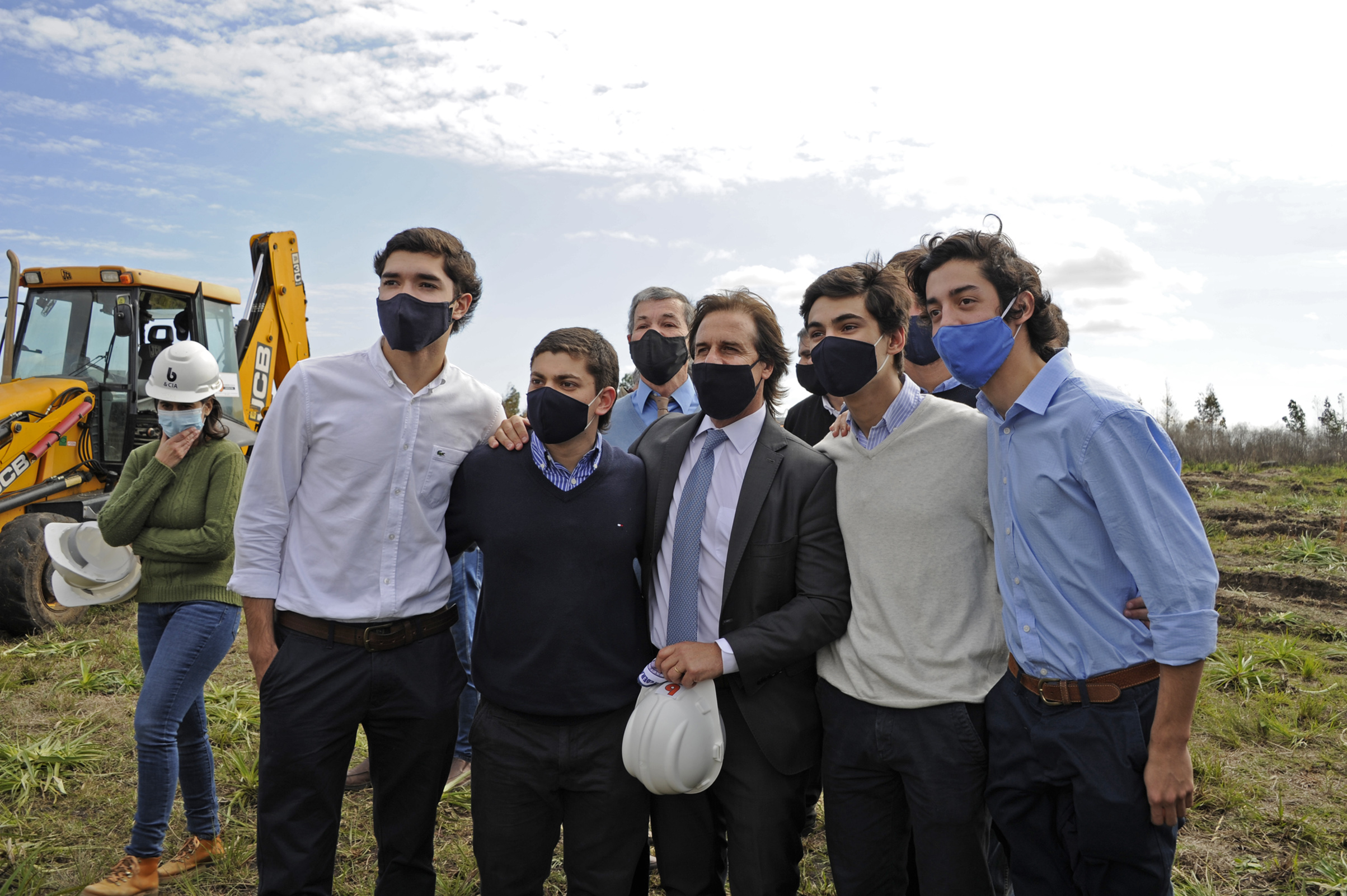 Presidente de la República, Luis Lacalle Pou, visitó las obras de Central Hortícola del Norte