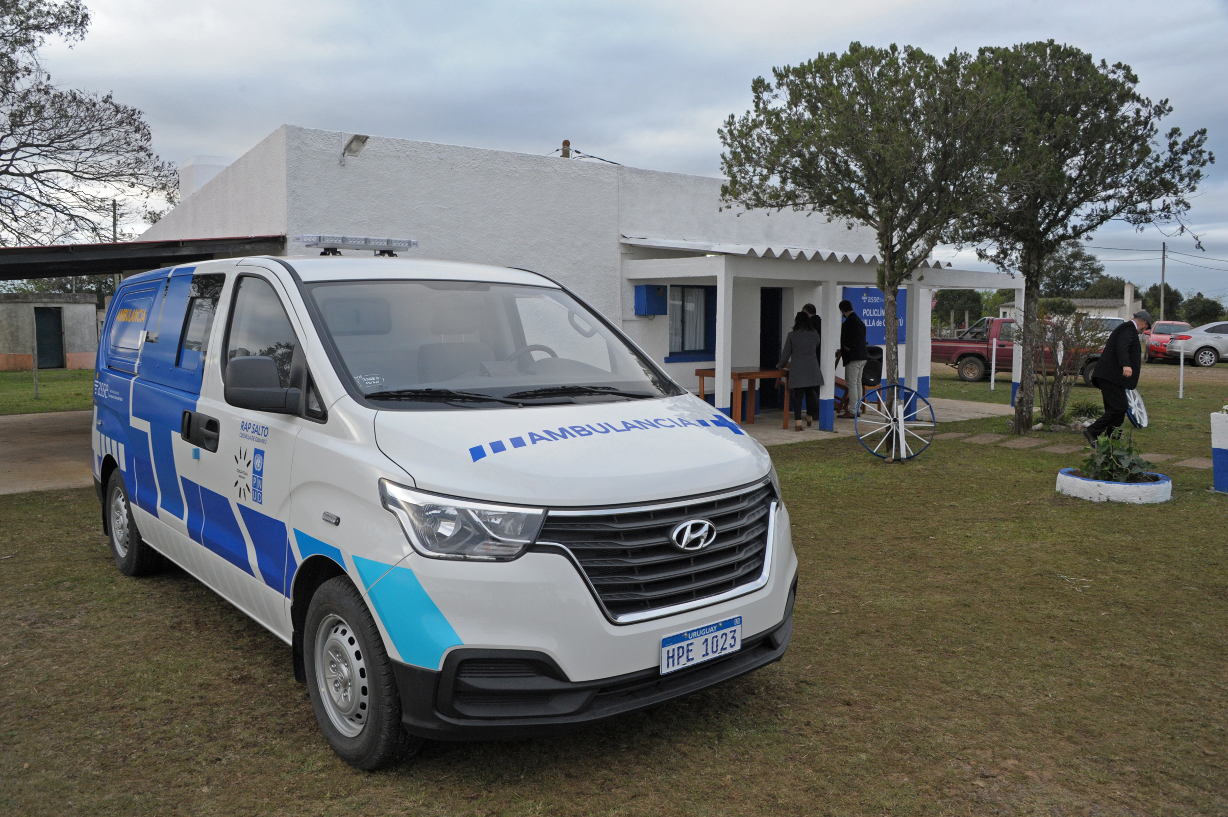 Presidente Luis Lacalle Pou encabezó entrega de ambulancia en Cuchilla del Guaviyú, Salto