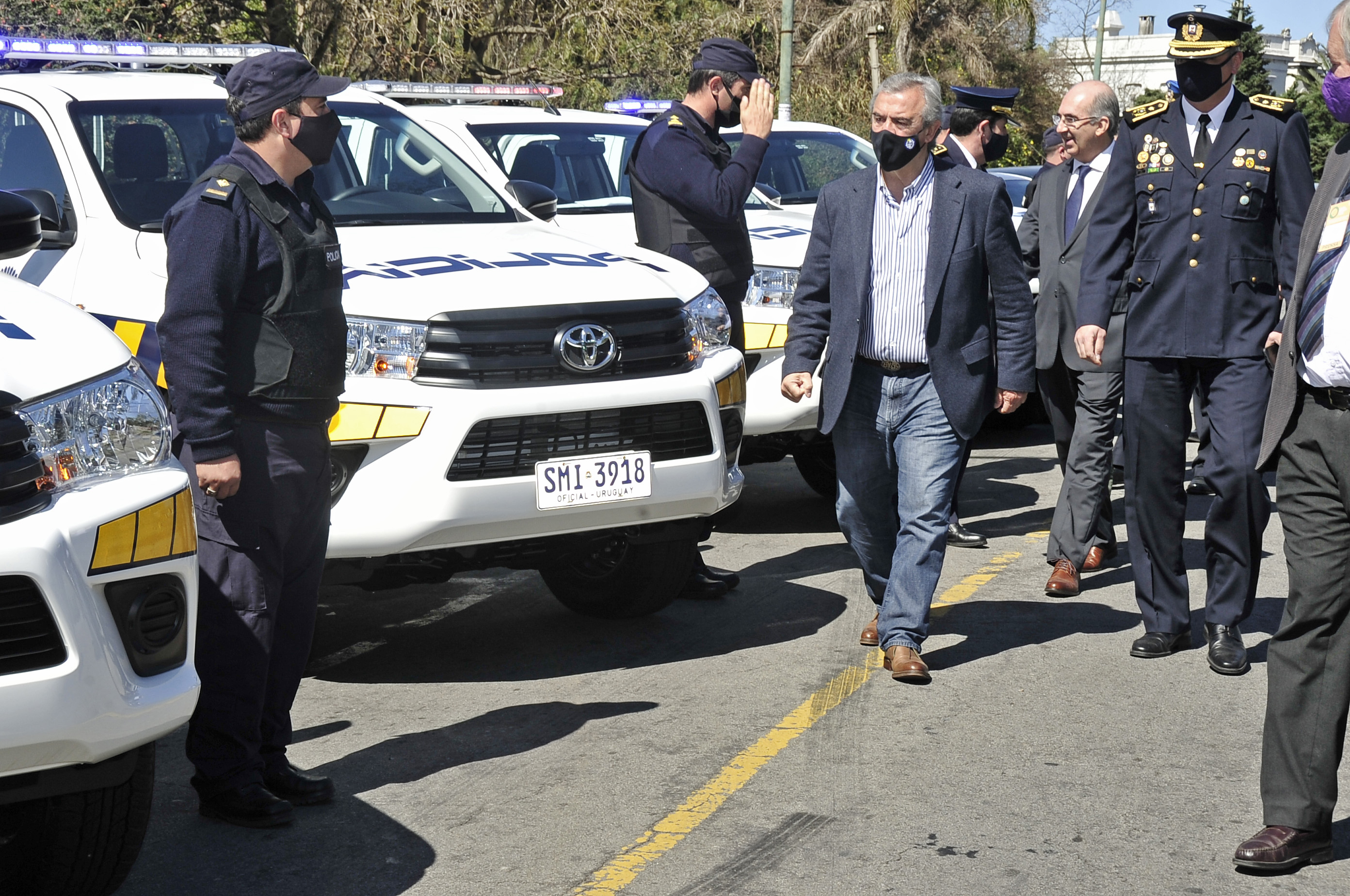 Ministro del Interior, Jorge Larrañaga, encabezó en Expo Prado el acto de entrega de 13 camionetas destinadas a Dirección Nacional de Seguridad Rural