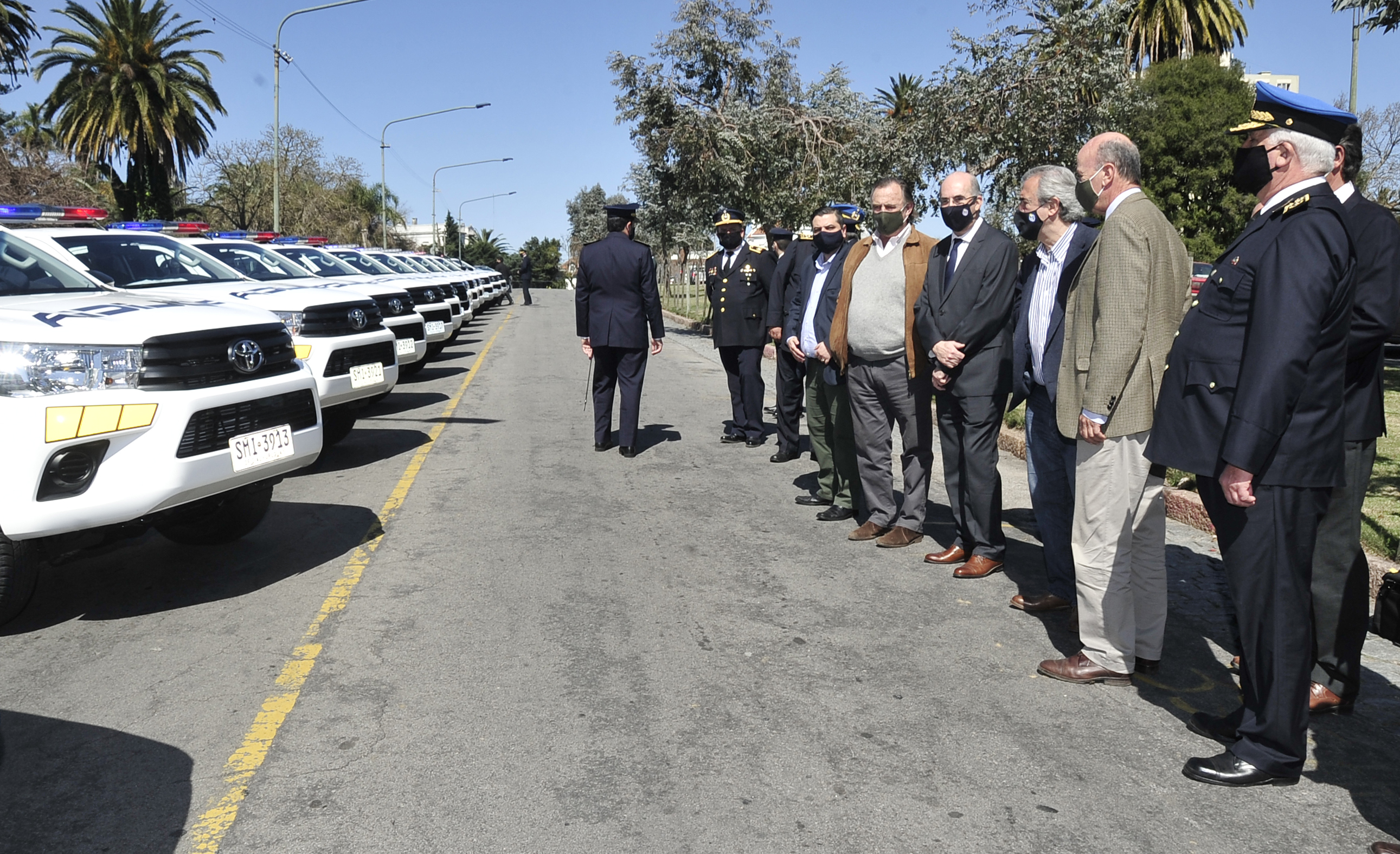 Ministro del Interior, Jorge Larrañaga, encabezó en Expo Prado el acto de entrega de 13 camionetas destinadas a Dirección Nacional de Seguridad Rural