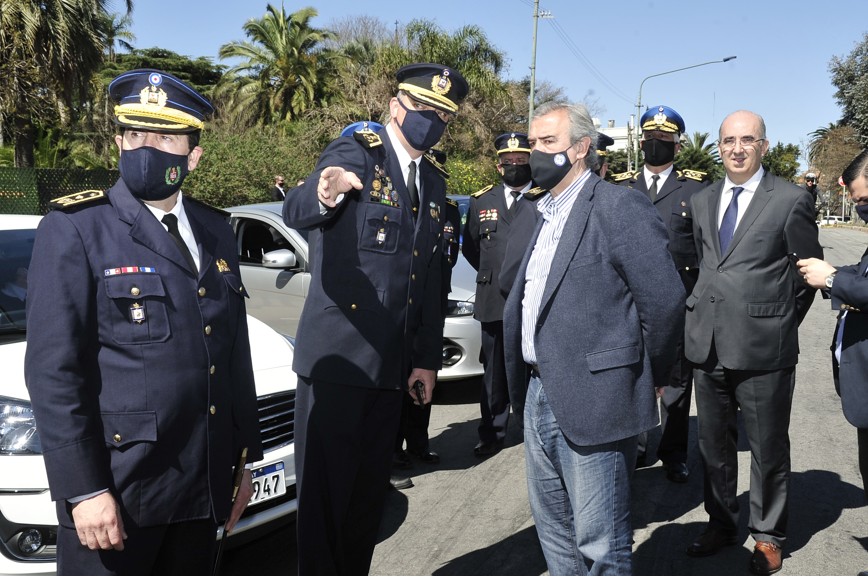 Ministro del Interior, Jorge Larrañaga, encabezó en Expo Prado el acto de entrega de 13 camionetas destinadas a Dirección Nacional de Seguridad Rural