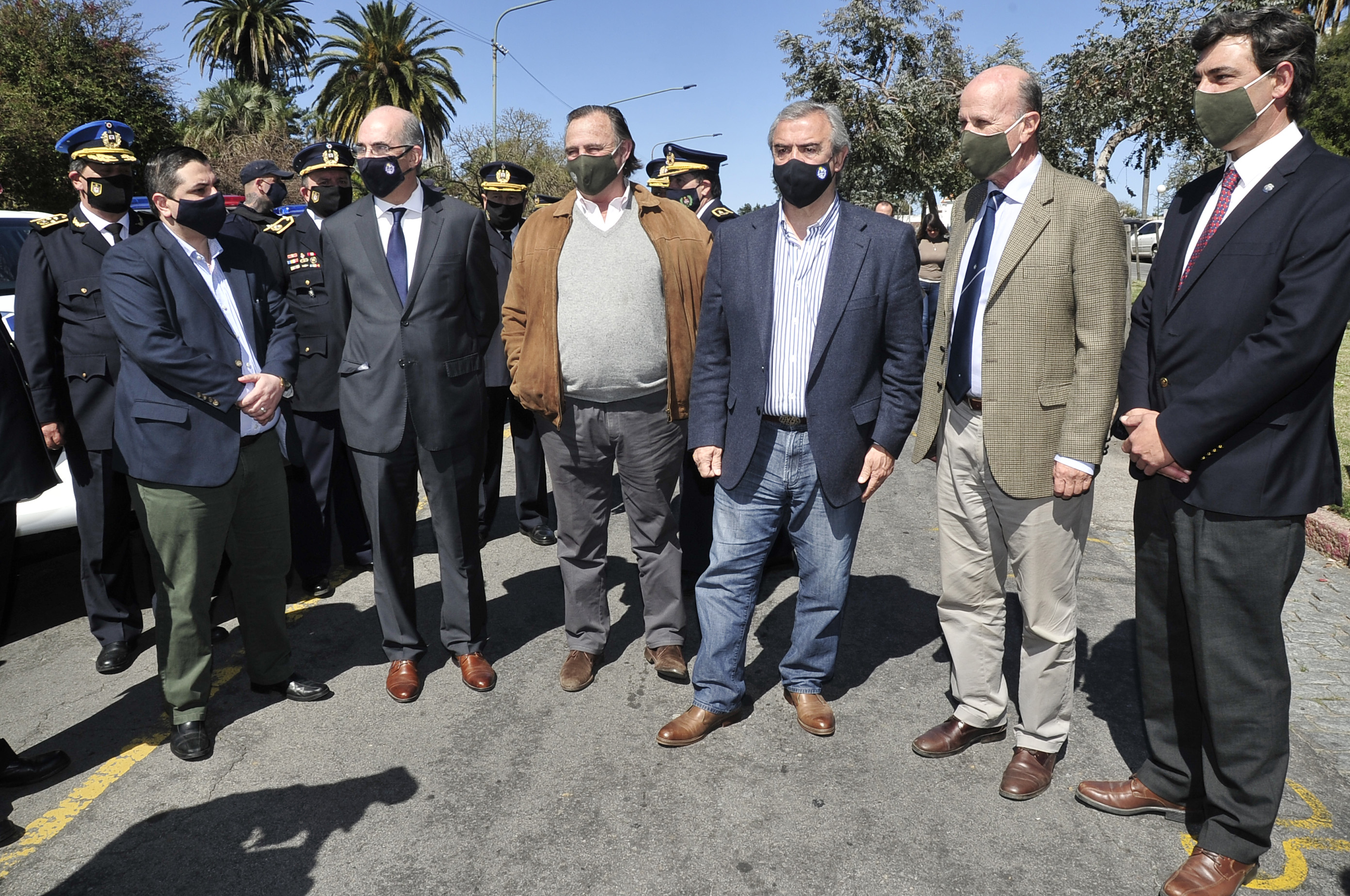 Ministro del Interior, Jorge Larrañaga, encabezó en Expo Prado el acto de entrega de 13 camionetas destinadas a Dirección Nacional de Seguridad Rural