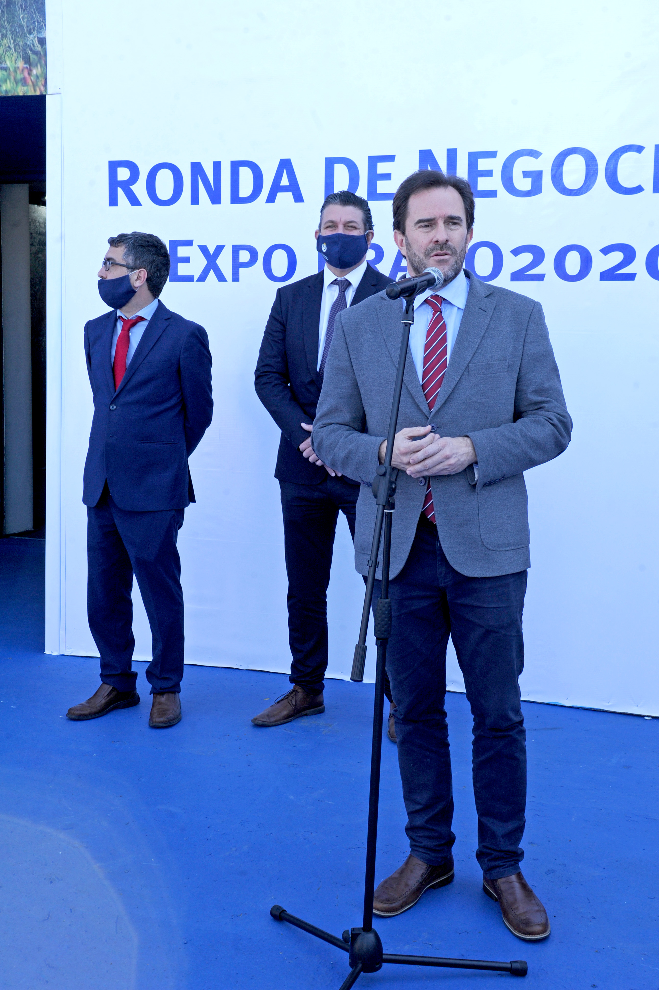 Ministro Cardoso en stand del Ministerio de Turismo en la Expo Prado 2020