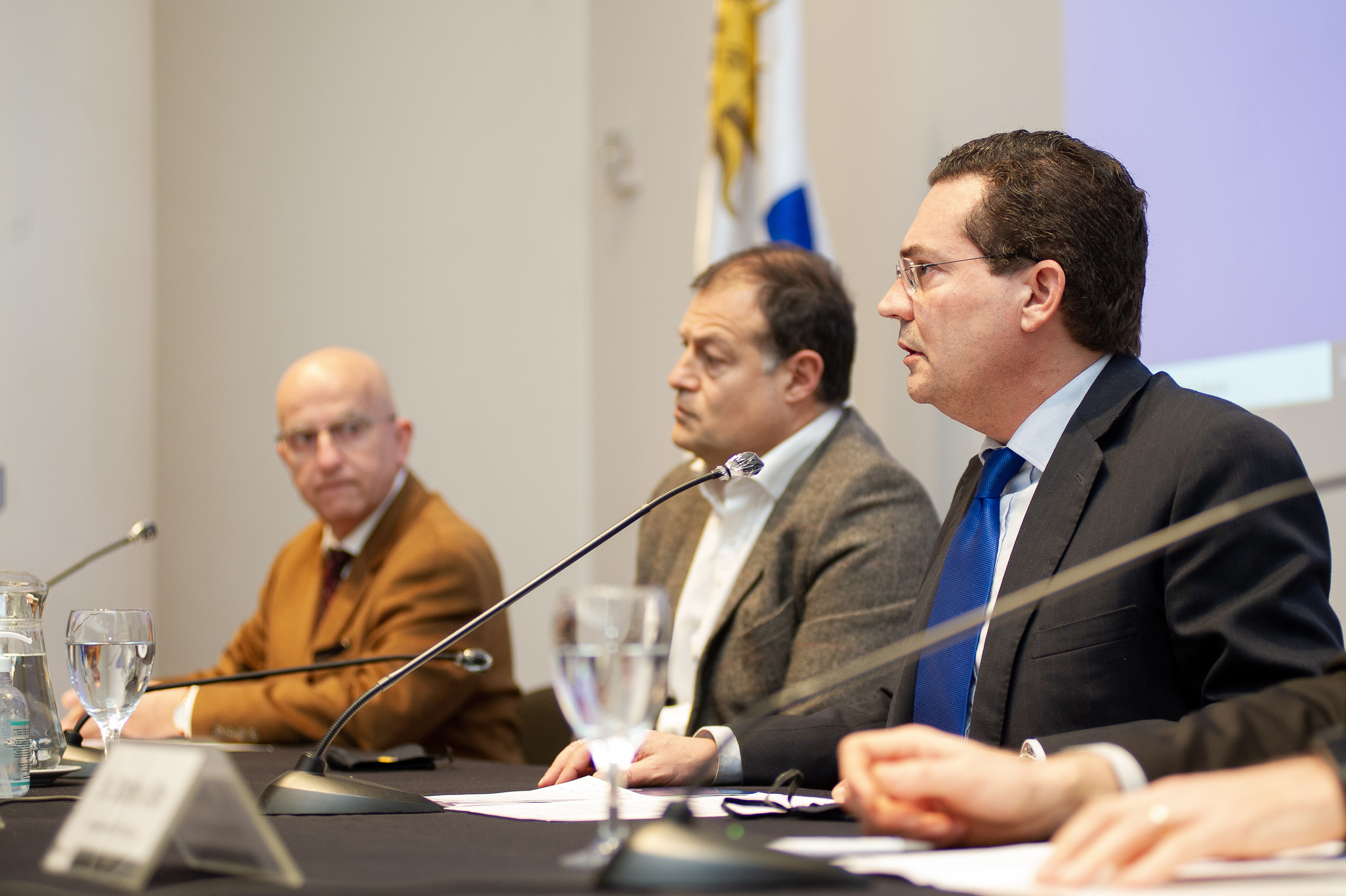 Prosecretario de Presidencia de la República, Rodrigo Ferrés, dirigiéndose a los presentes