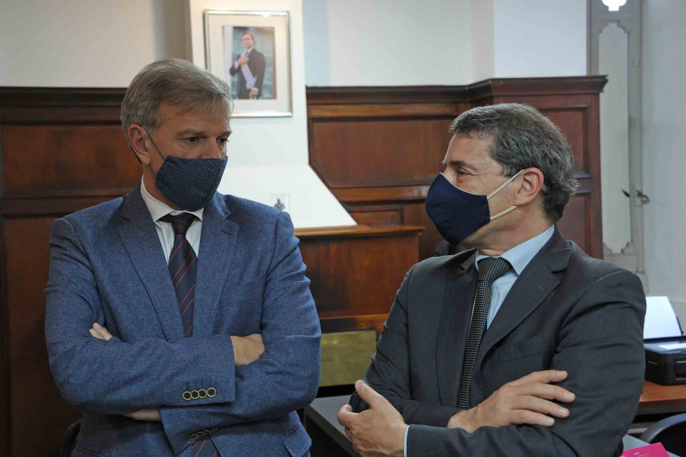 Autoridades al finalizar la conferencia de anuncio de donación de 20 electrocardiógrafos recibidos por la Secretaría Nacional del Deporte (SND)