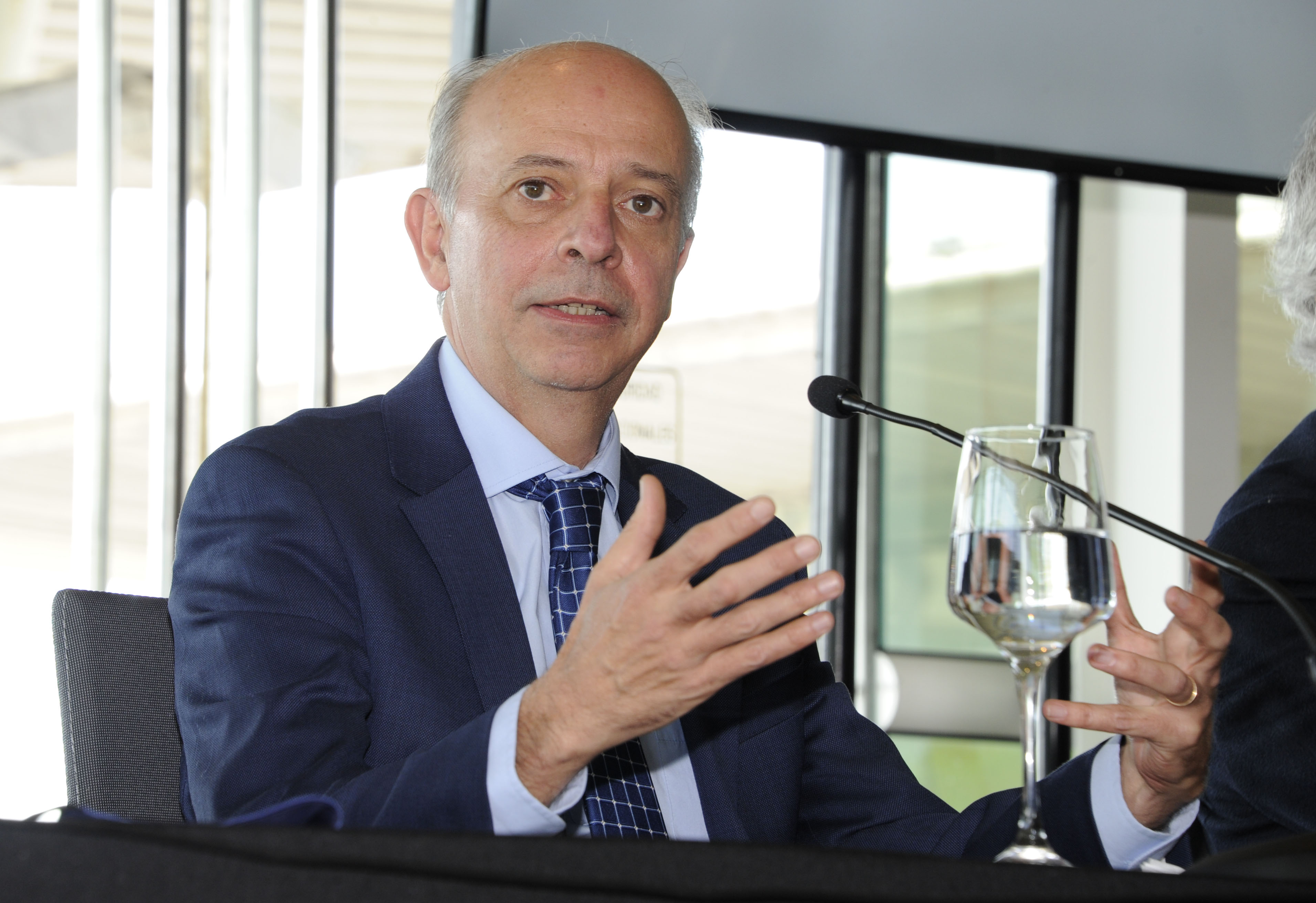 Ministro de Defensa, Javier García