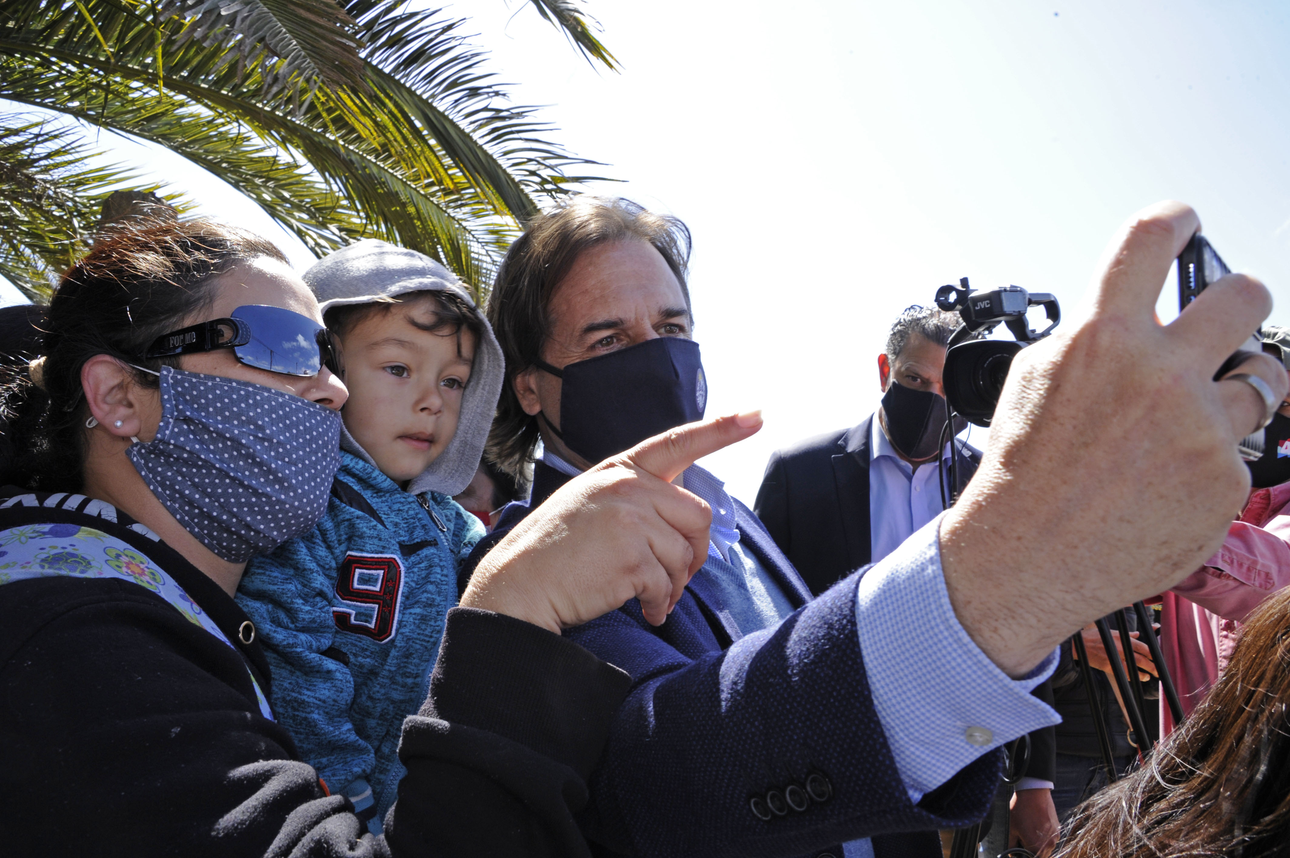 Presidente Lacalle Pou es recibido por fuerzas vivas de Lascano