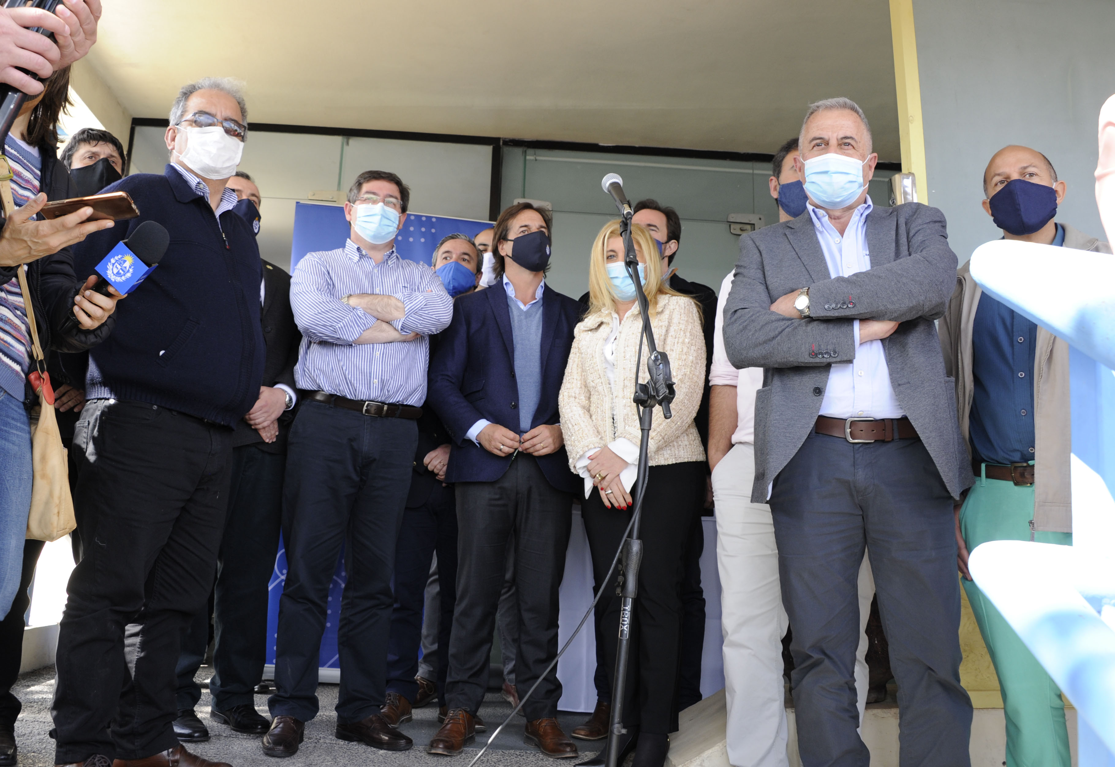 Acto de entrega de la ambulancia en la policlínica de Lascano