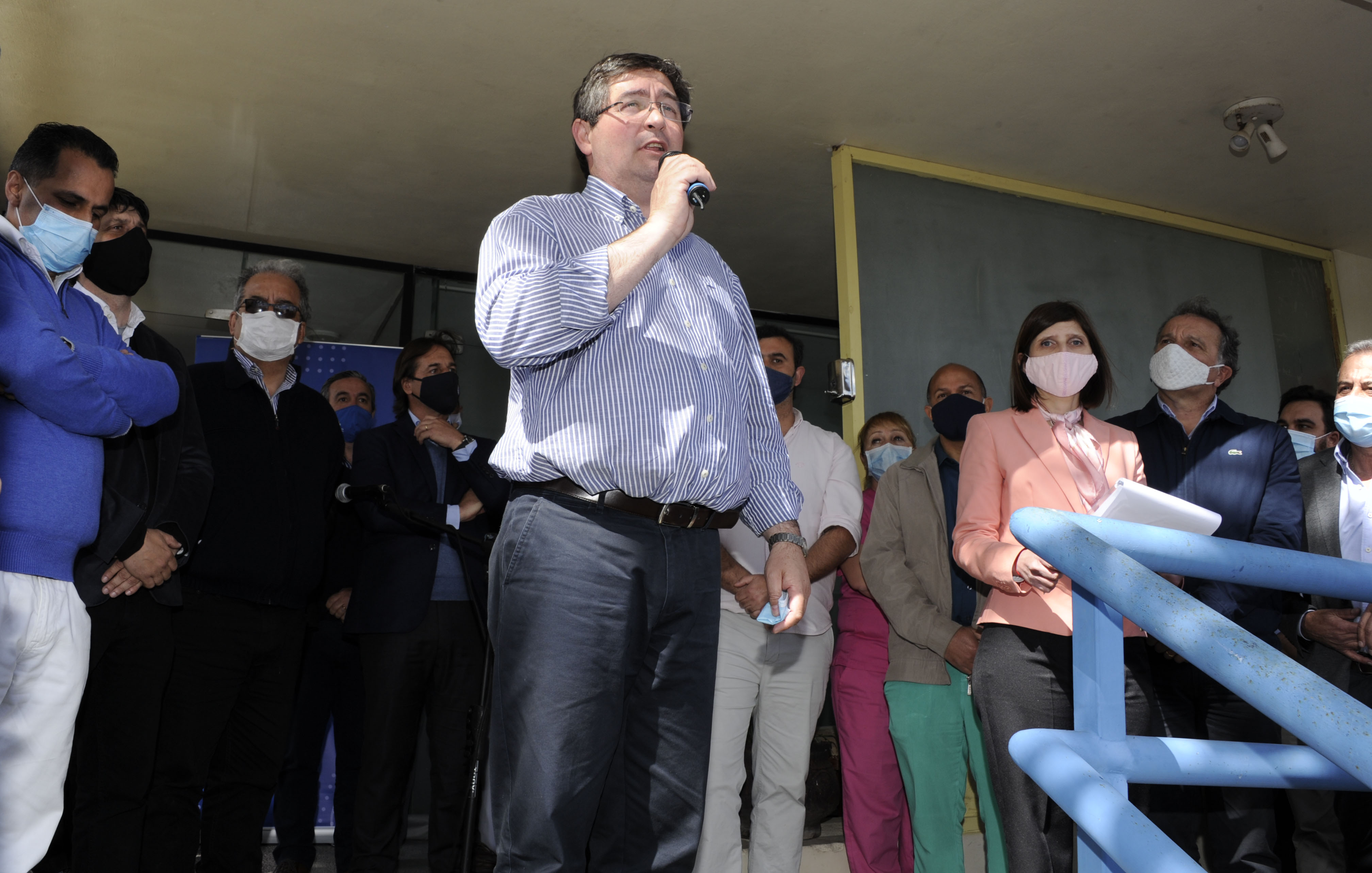 Acto de entrega de la ambulancia en la policlínica de Lascano
