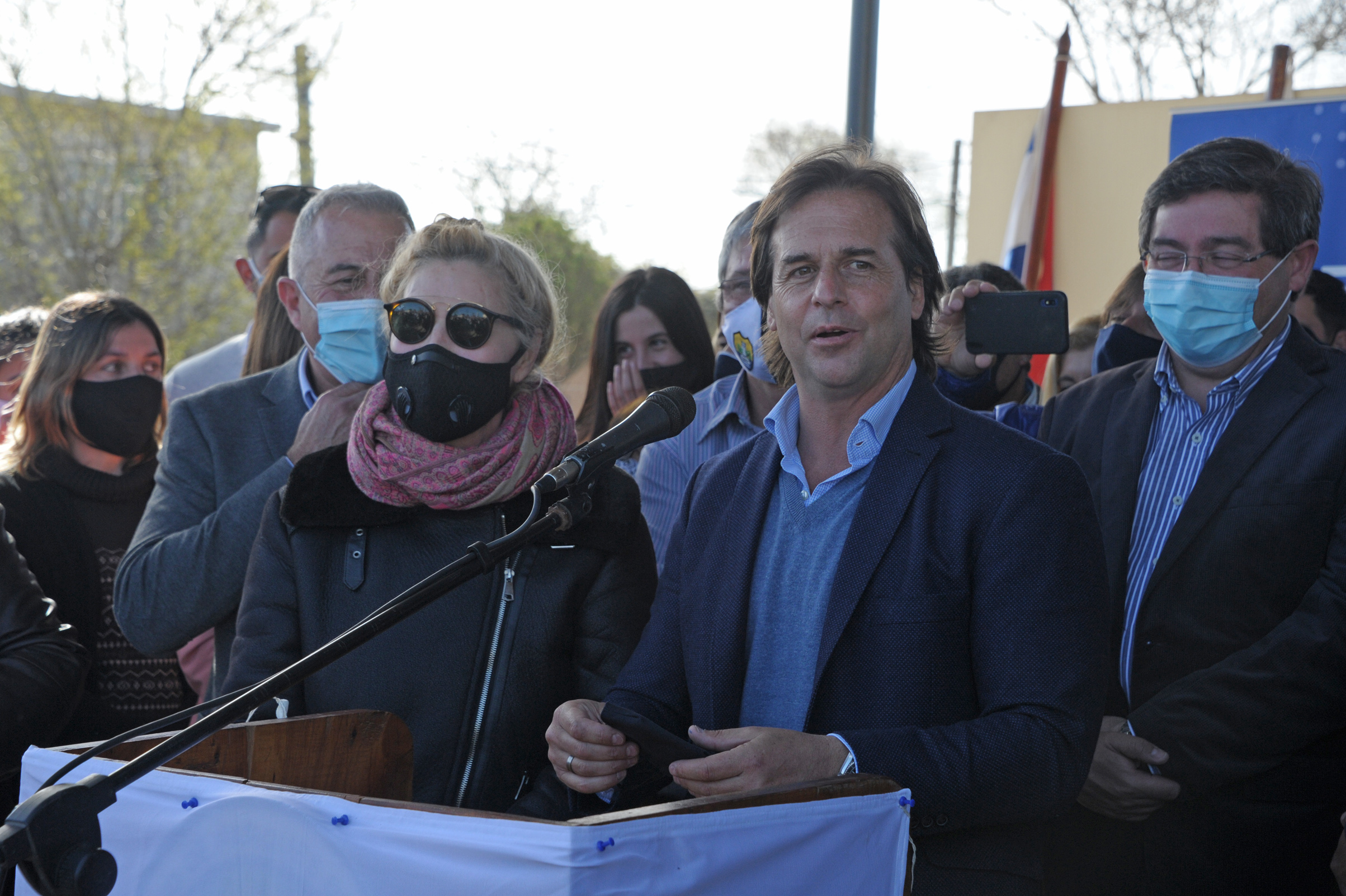 Presidente Luis Lacalle Pou encabezó entrega a Centro Auxiliar del Chuy de un ecógrafo Siemens y un equipo de radiología portátil