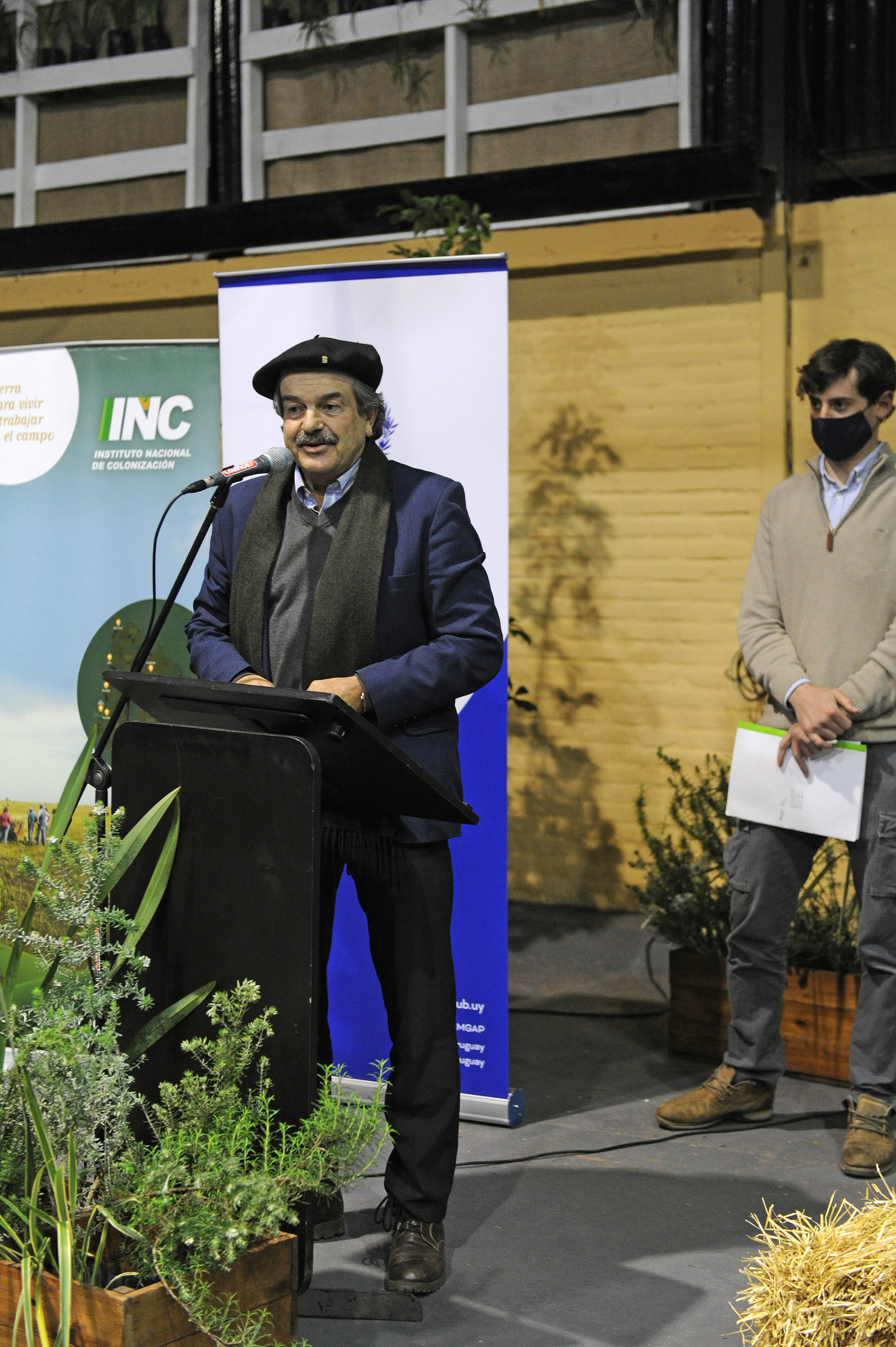 Ministro de Ganadería, Agricultura y Pesca, Carlos María Uriarte, haciendo uso de la palabra en reinstalación de Comisión Honoraria en Juventud Rural