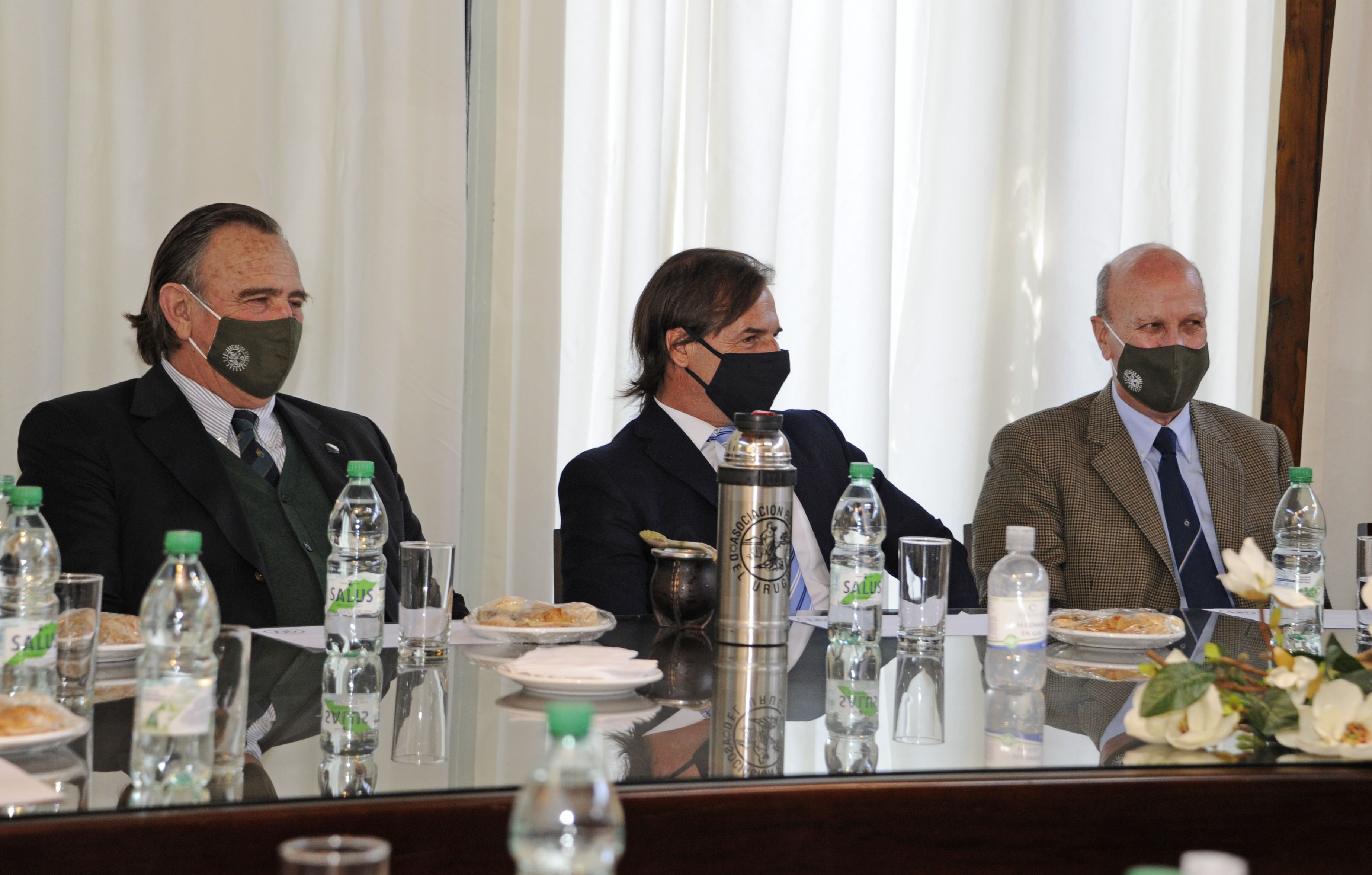 Presidente Luis Lacalle Pou y ministro Carlos María Uriarte, reunidos con los representantes de la Asociación Rural del Uruguay