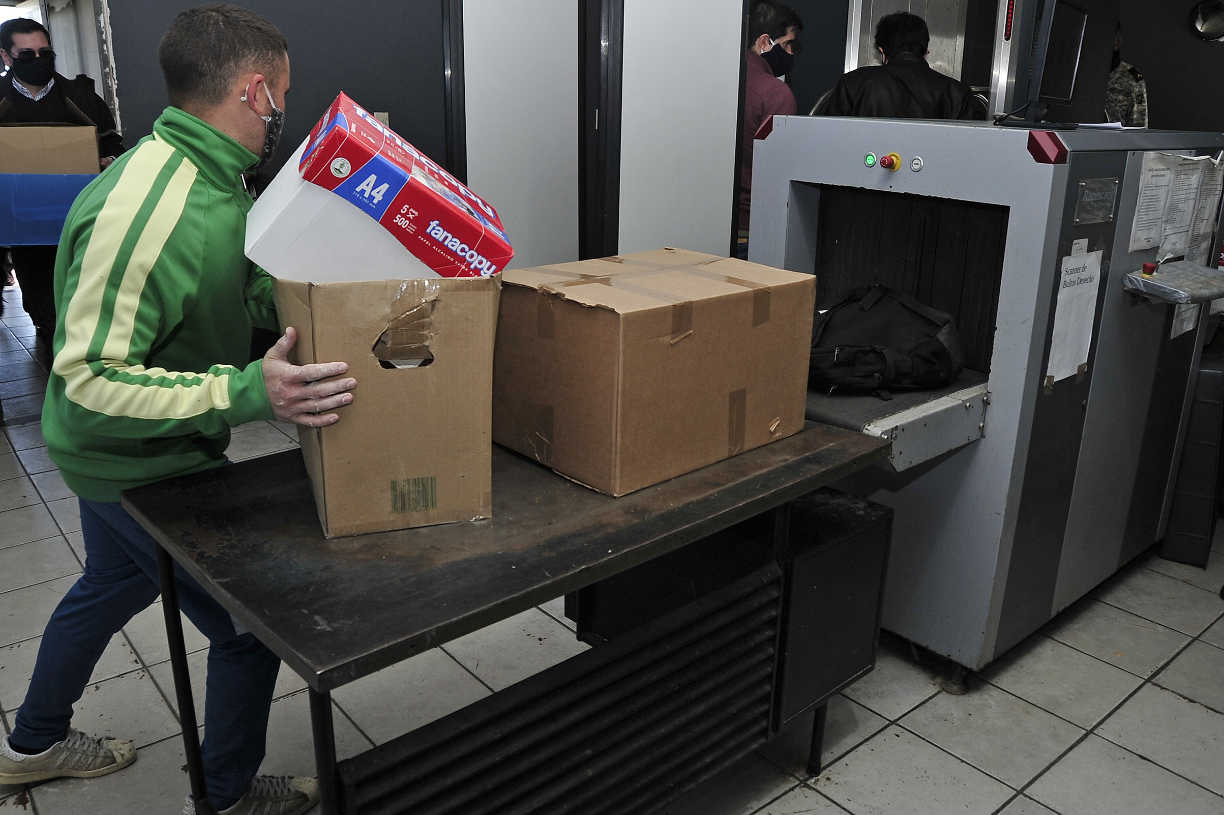 Donación de 450 libros al centro penitenciario de Santiago Vázquez